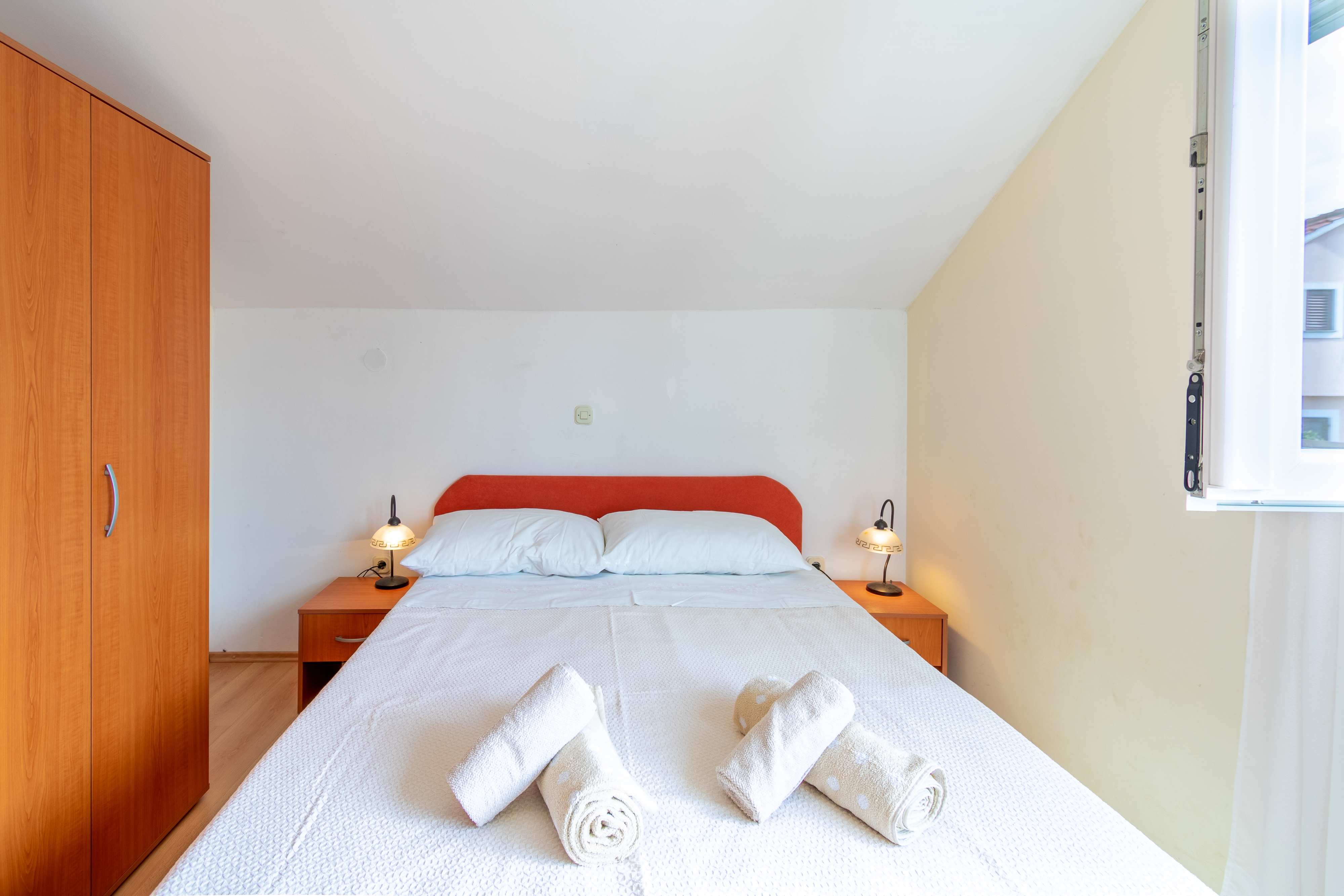 Two bedroom apartment with terrace Ugljan  A-a
