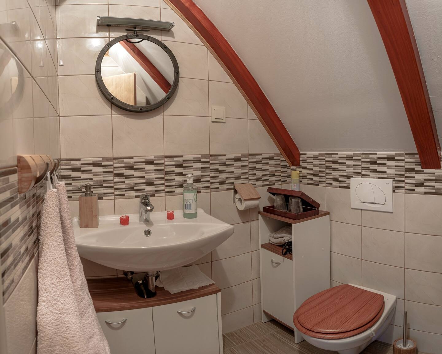 Three bedroom house with terrace Donja Stubica, Zagorje  K