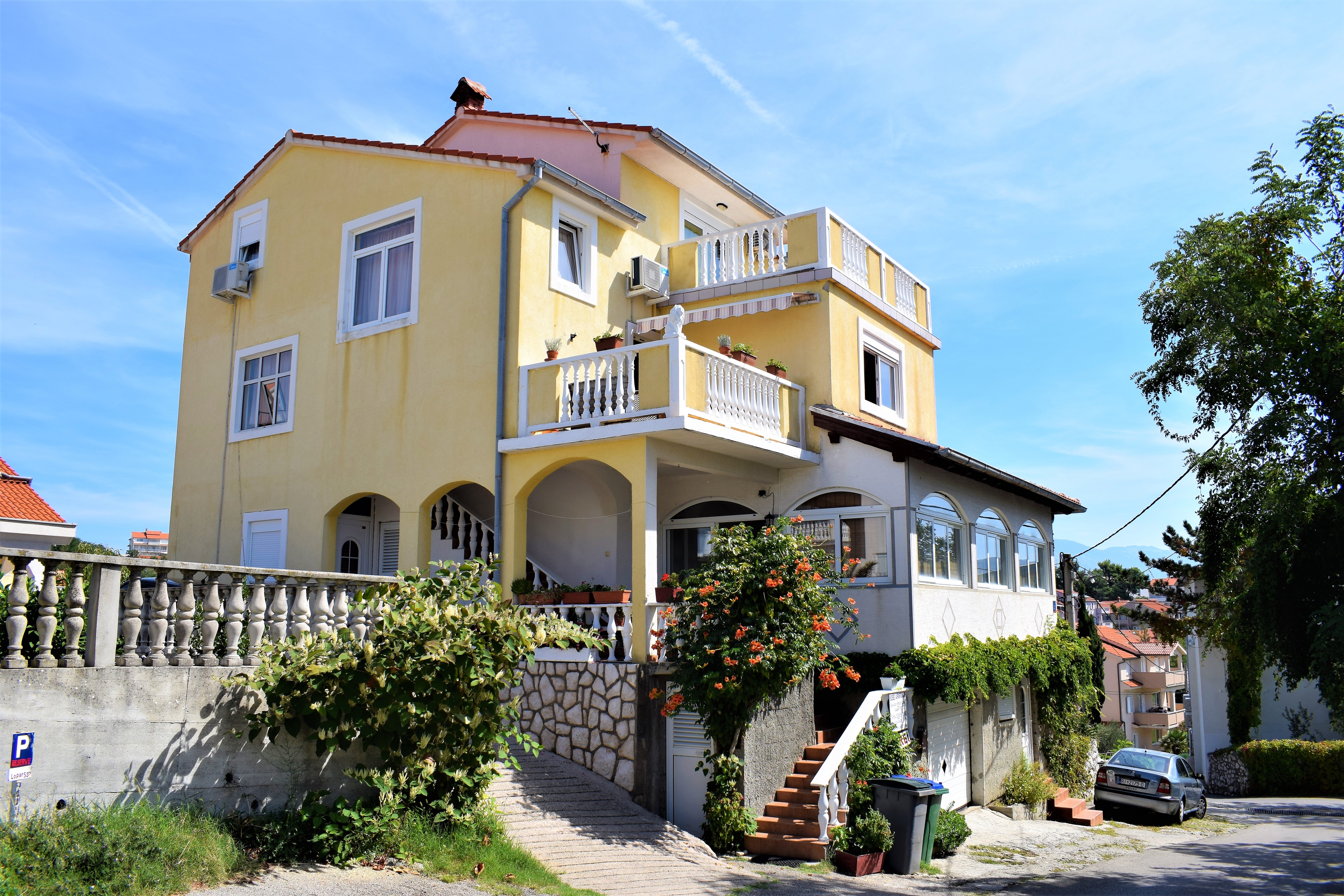 Top Rab Lopar Top Rab Lopar