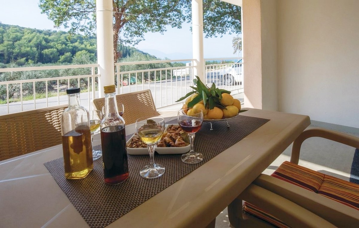Three bedroom house with terrace Duba, Neretva Delta - Ušće Neretve  K