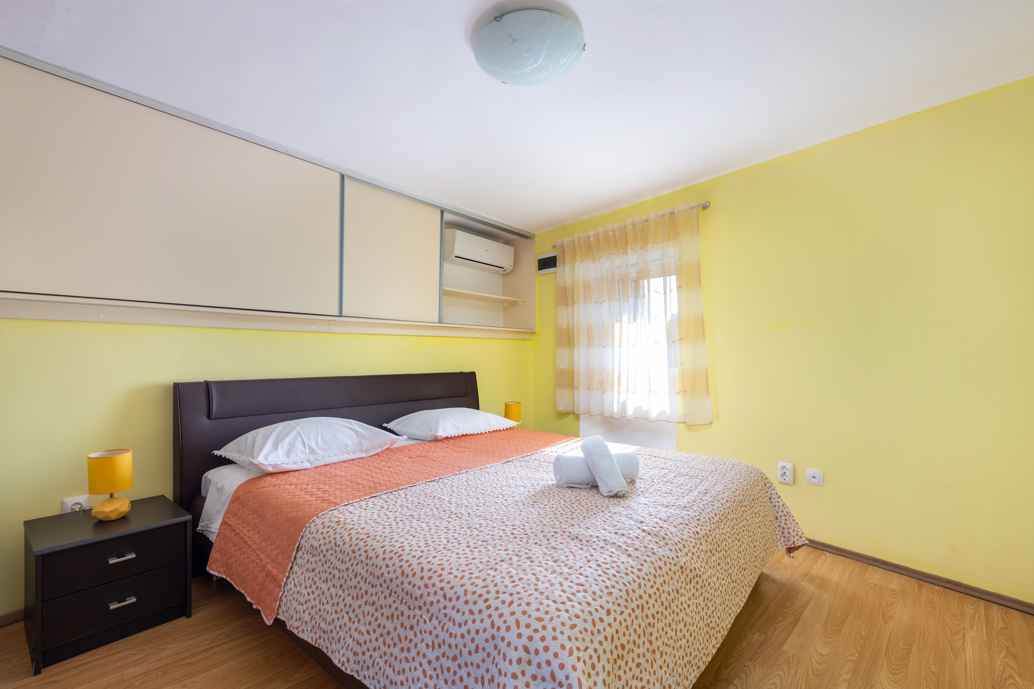 Three bedroom house with terrace and sea view Kaštel Sućurac, Kaštela  K
