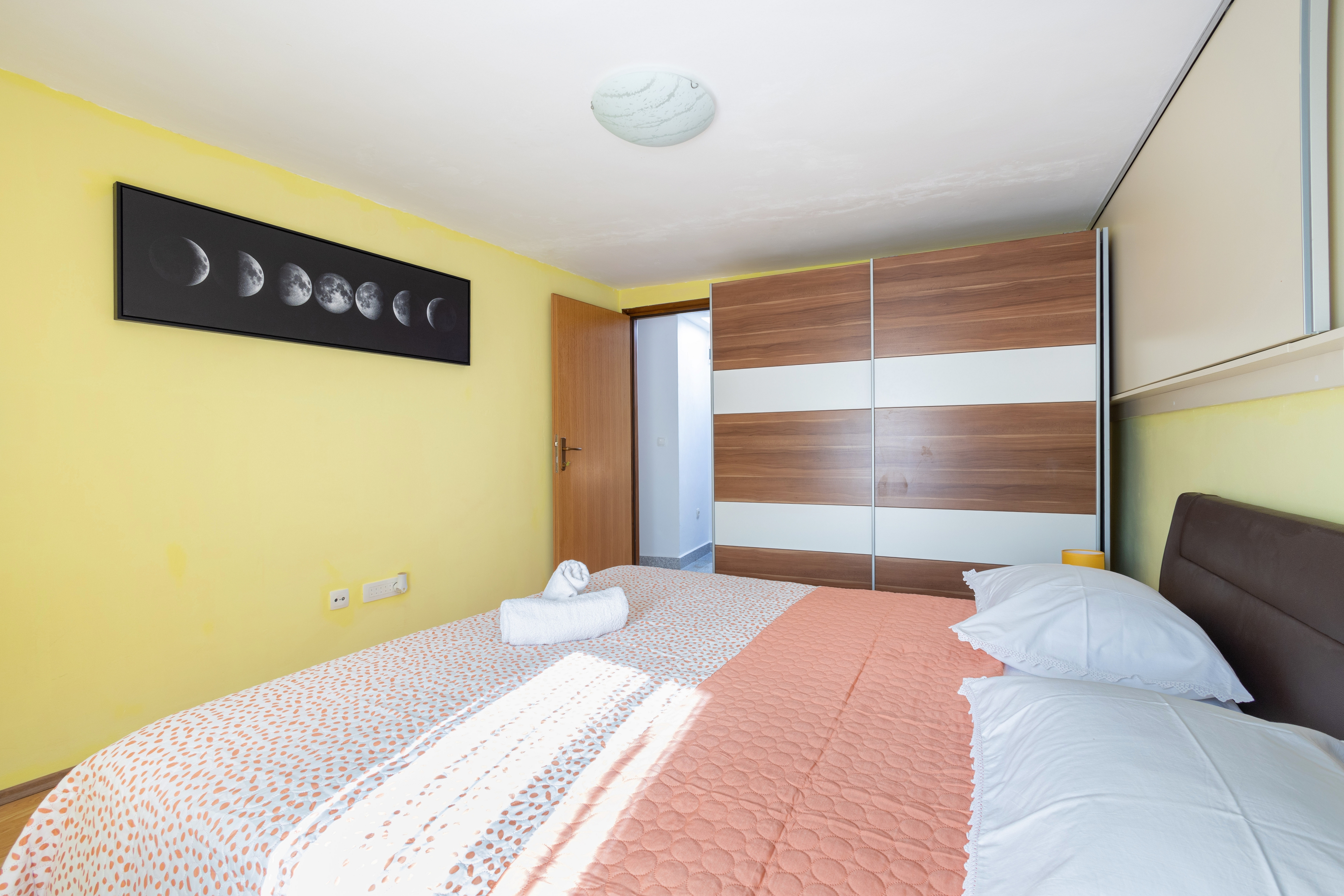 Three bedroom house with terrace and sea view Kaštel Sućurac, Kaštela  K