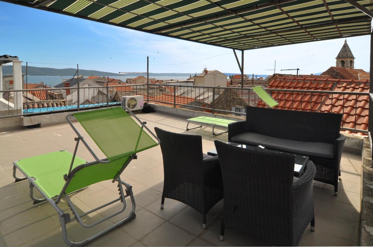 Three bedroom house with terrace and sea view Kaštel Sućurac, Kaštela  K