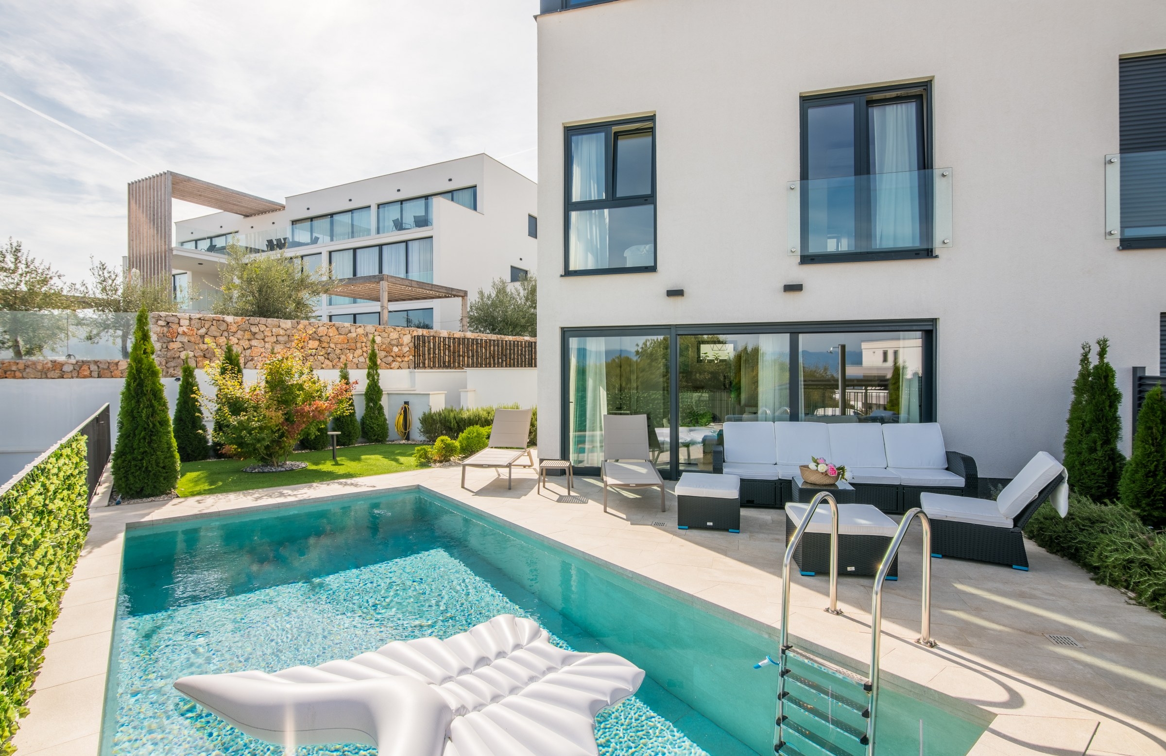 Three bedroom apartment with terrace and sea view Vantačići, Krk  A-a