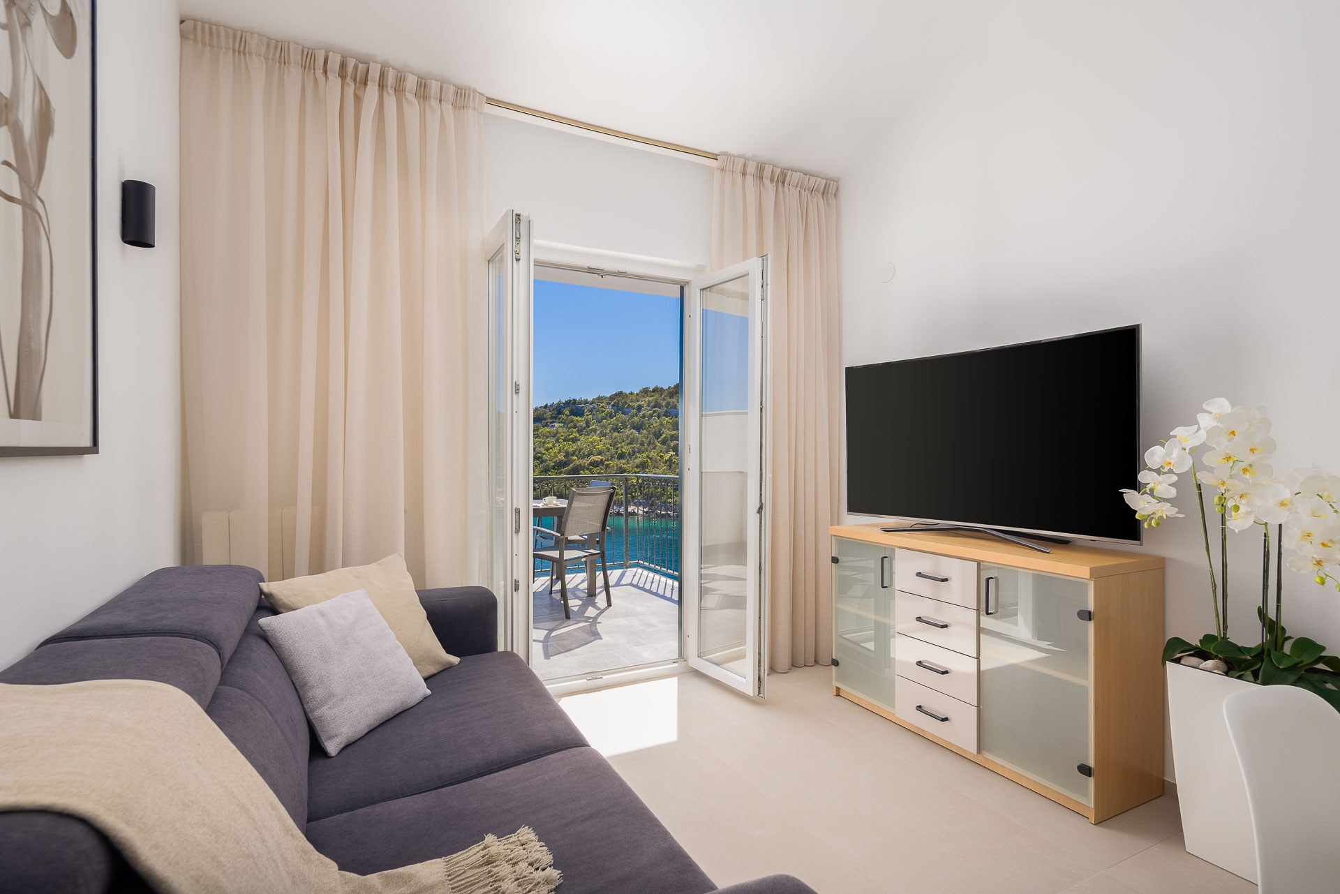 Comfortable and spacious house near beach Cove Ljubljeva, Trogir (K-19258) Comfortable and spacious house near beach Cove Ljubljeva, Trogir (K-19258)