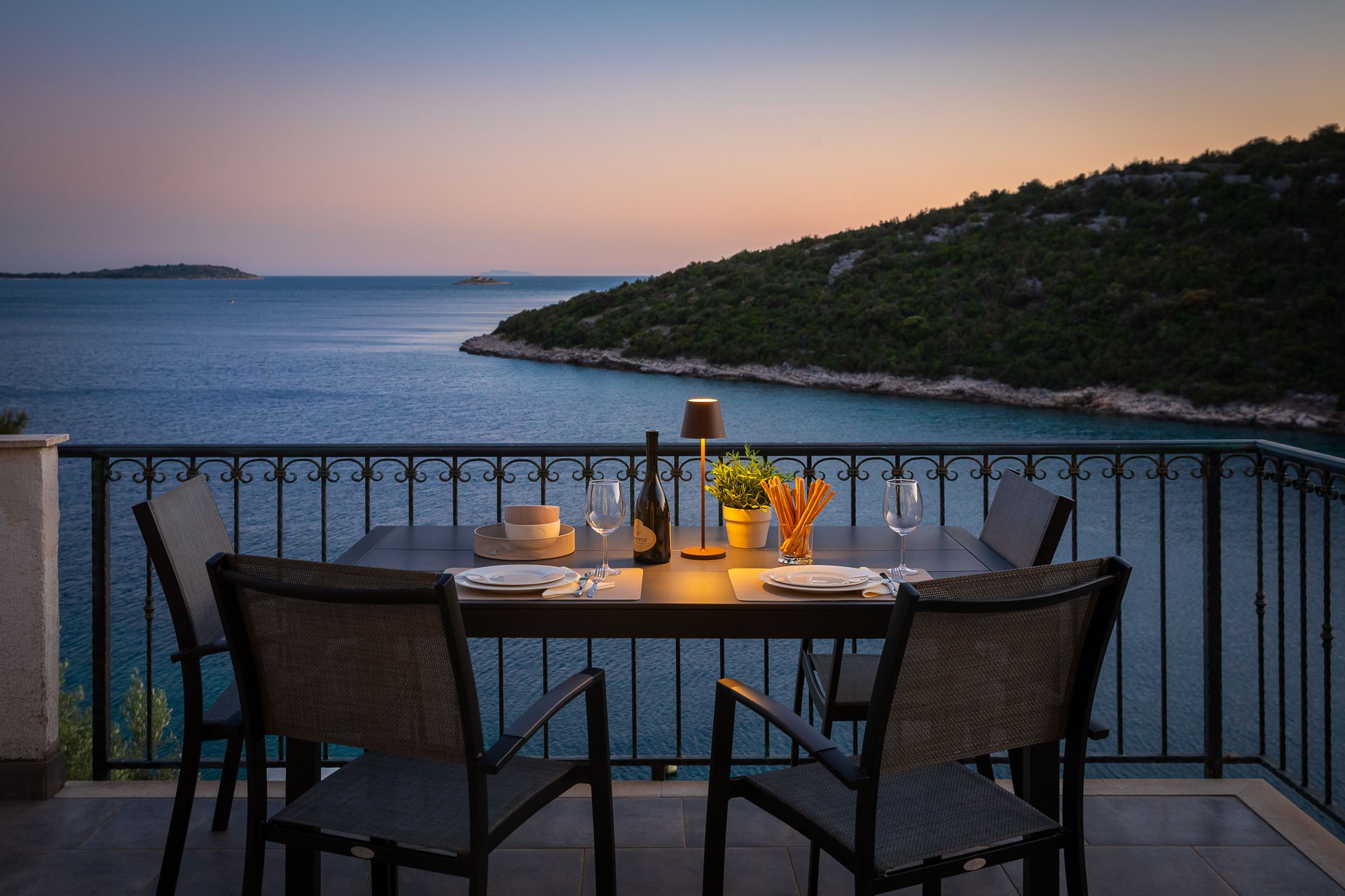 Comfortable and spacious house near beach Cove Ljubljeva, Trogir  K