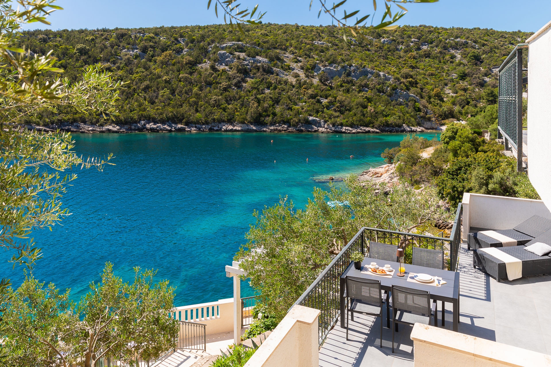 Comfortable and spacious house near beach Cove Ljubljeva, Trogir  K