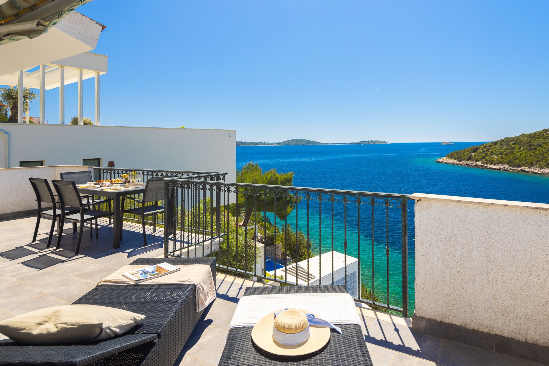 Comfortable and spacious house near beach Cove Ljubljeva, Trogir  K