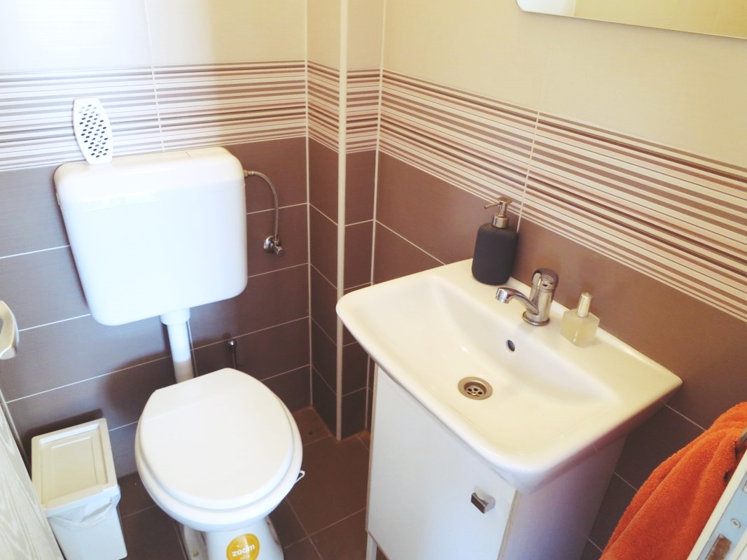 One bedroom apartment near beach Vantačići, Krk  A-a