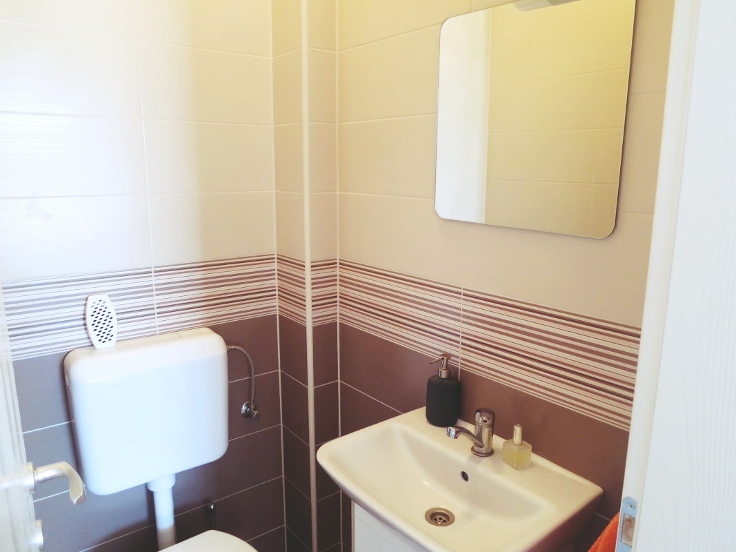 One bedroom apartment near beach Vantačići, Krk  A-a