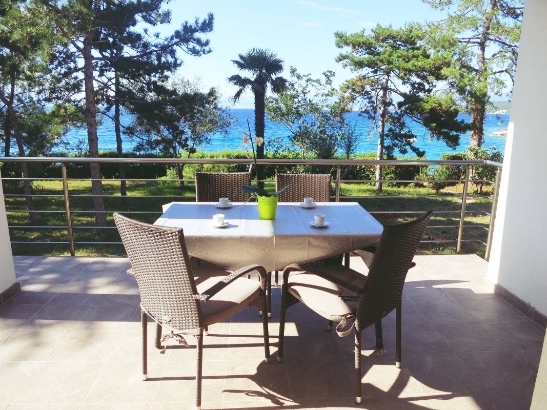 Jednosobni apartman uz plažu Vantačići, Krk  A-a