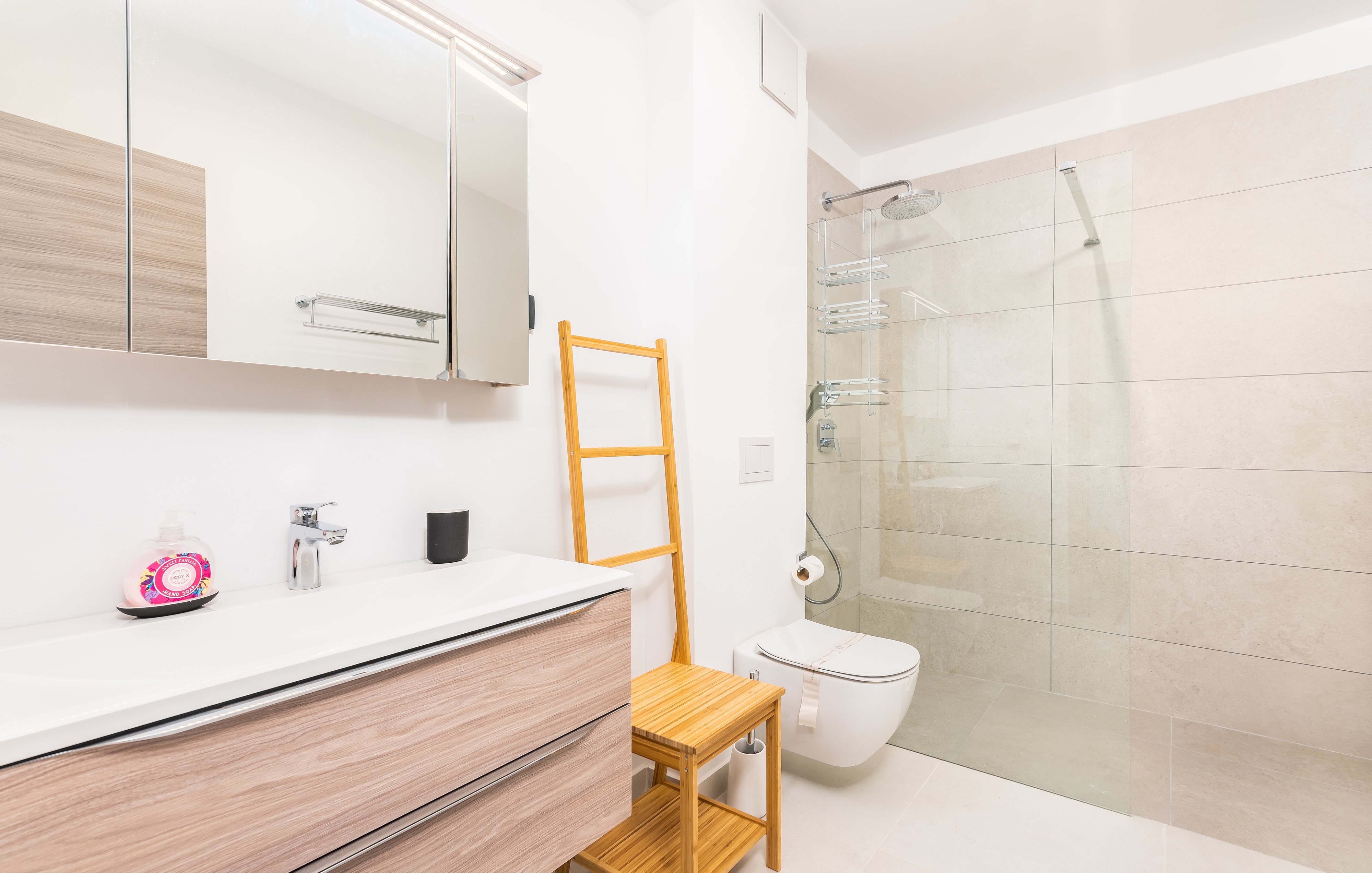 Four bedroom house with terrace and sea view Vantačići, Krk  K