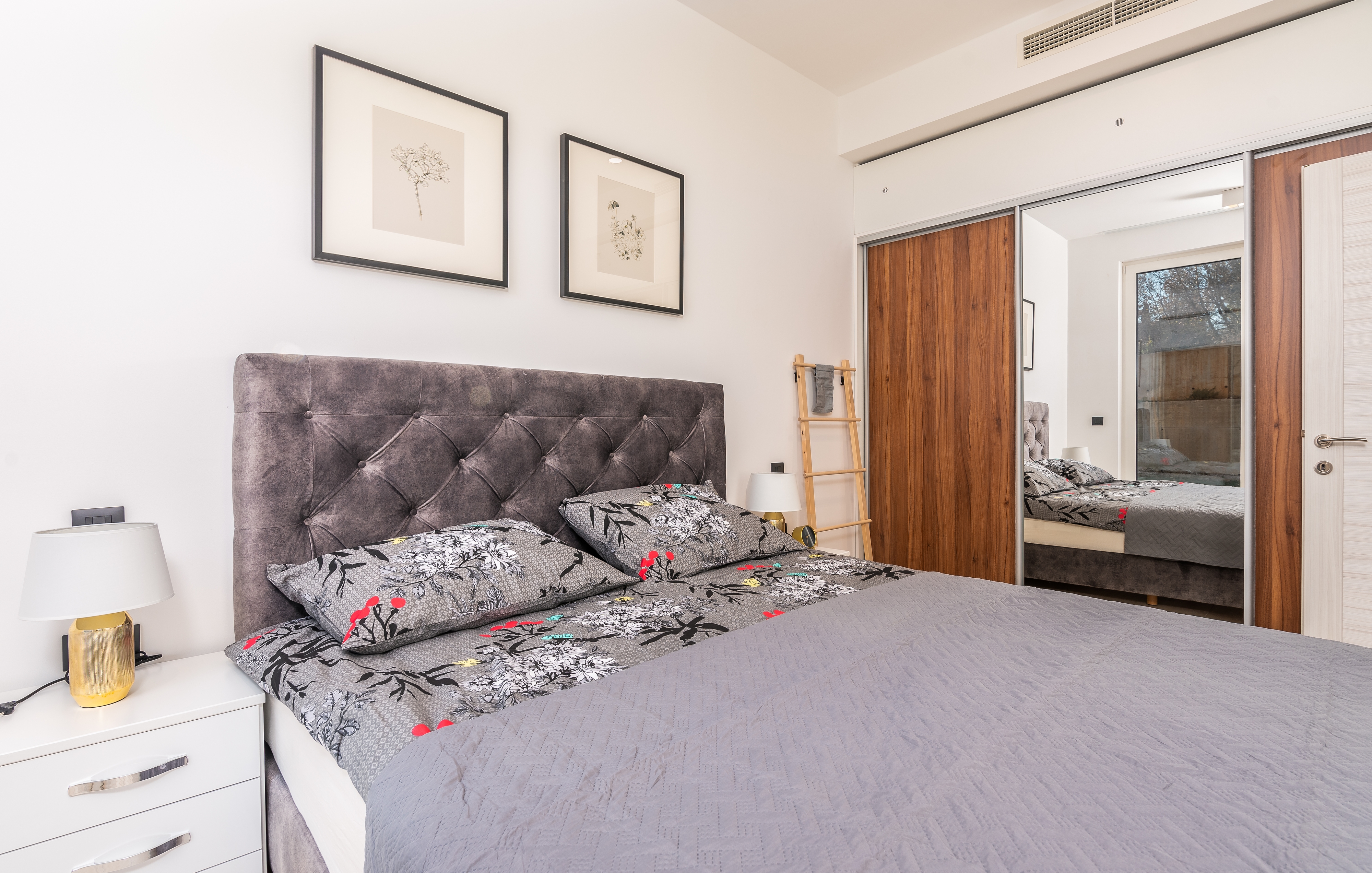 Four bedroom house with terrace and sea view Vantačići, Krk  K
