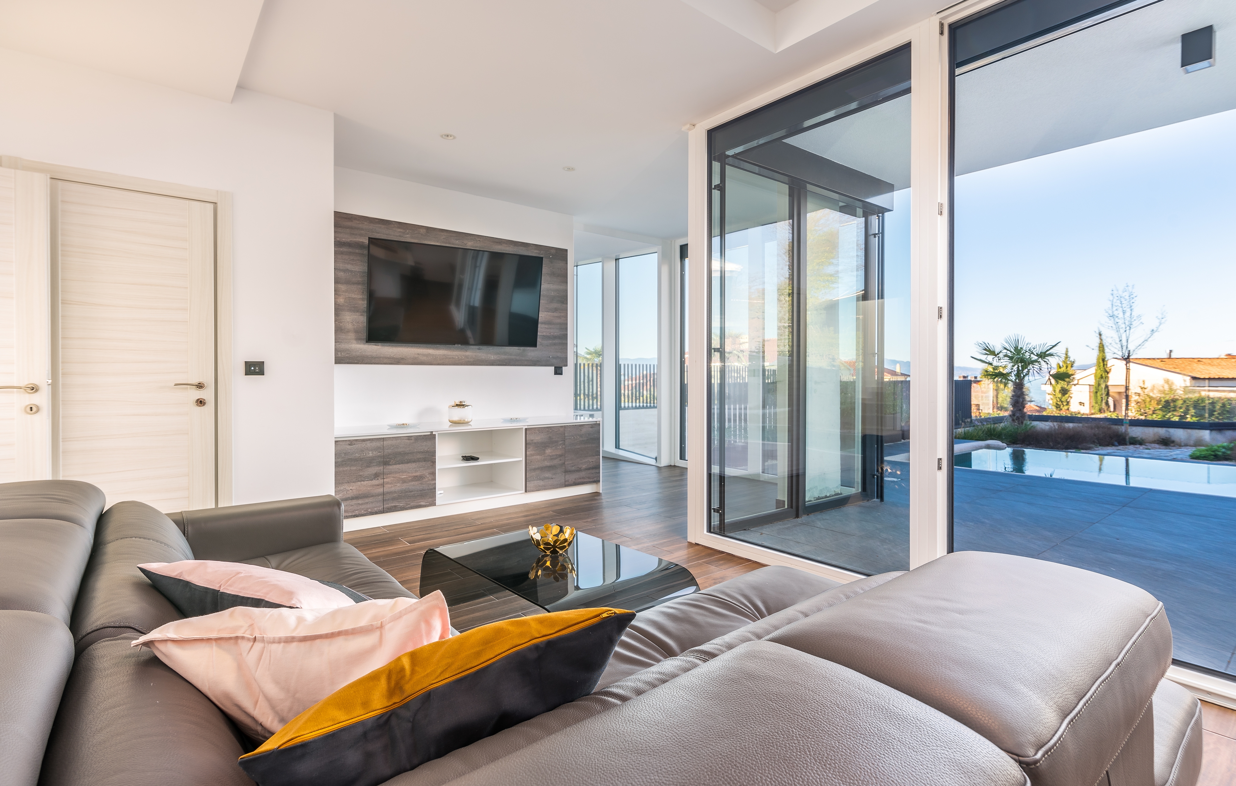 Four-bedroom house with terrace and sea view Vantačići, Krk (K-19263)