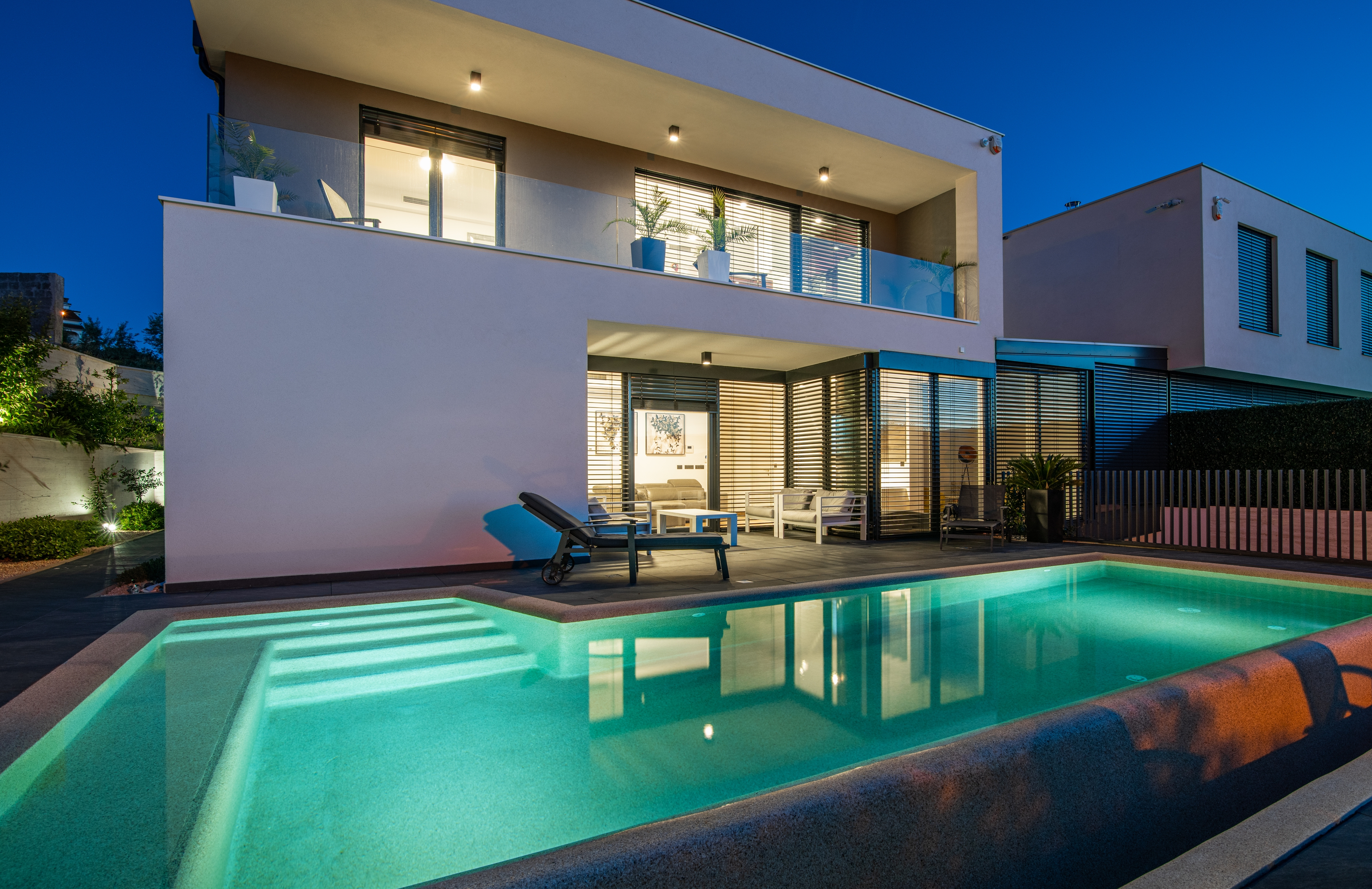 Four-bedroom house with terrace and sea view Vantačići, Krk (K-19263)