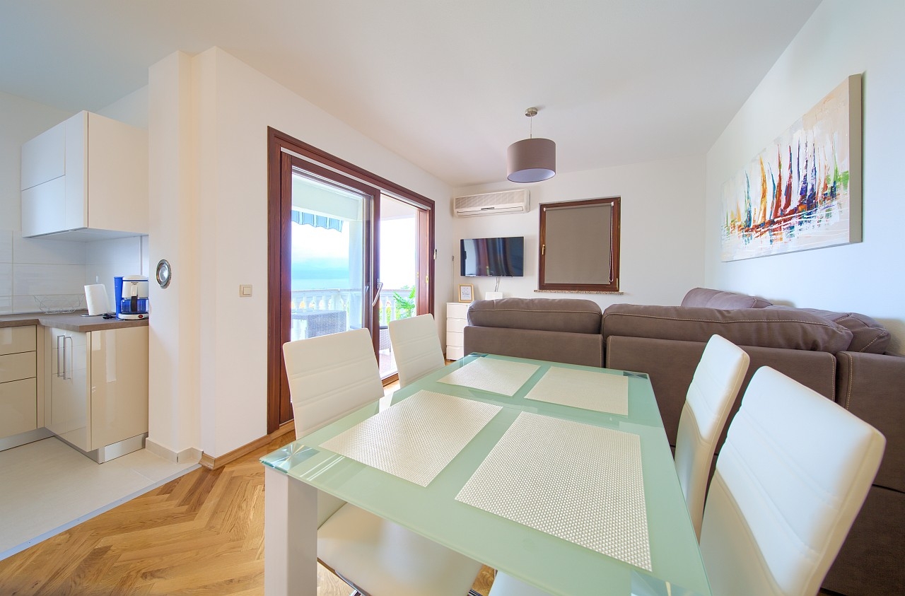 Two bedroom apartment with terrace and sea view Malinska, Krk (A-19280-a)