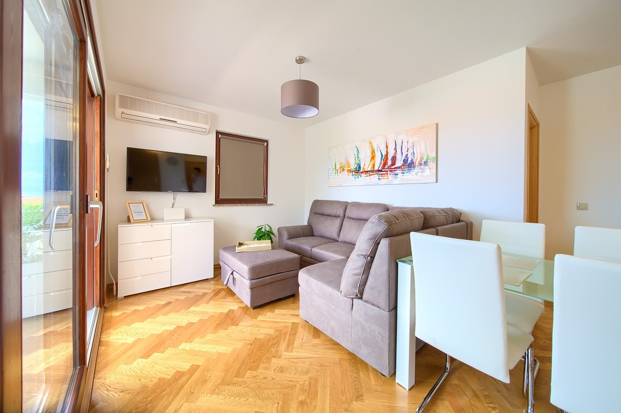 Two bedroom apartment with terrace and sea view Malinska, Krk (A-19280-a)