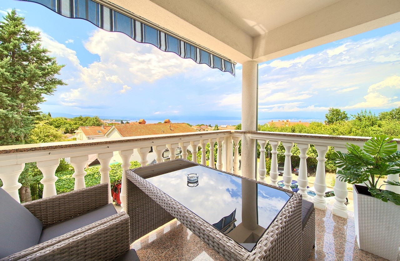 Two bedroom apartment with terrace and sea view Malinska, Krk  A-a