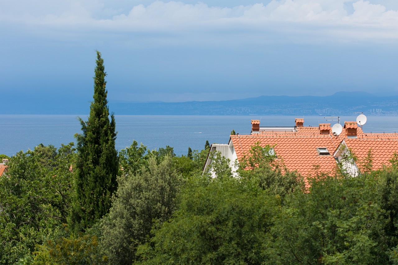 Two bedroom apartment with terrace and sea view Malinska, Krk  A-a