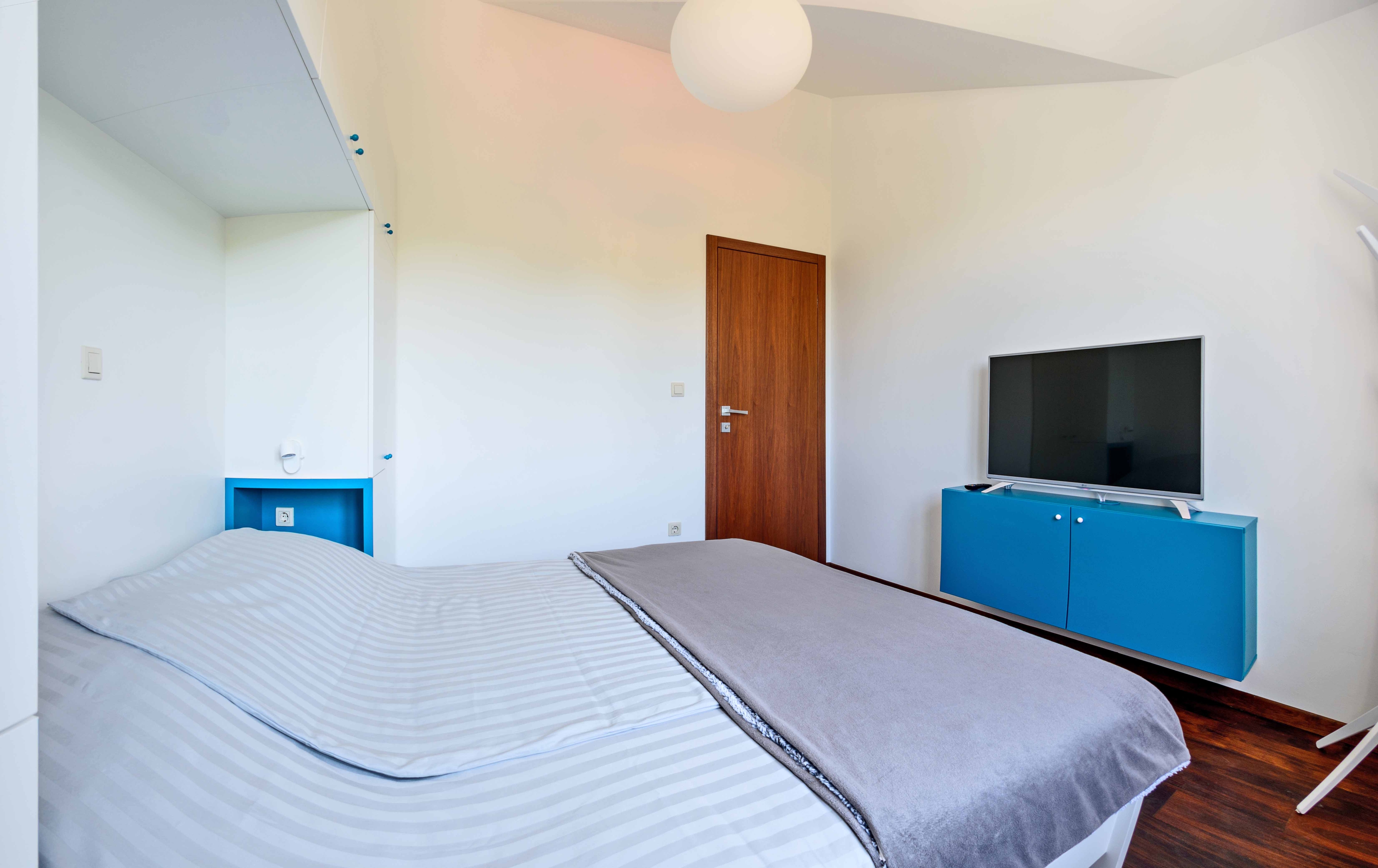 Three bedroom apartment with terrace and sea view Vantačići, Krk  A-a