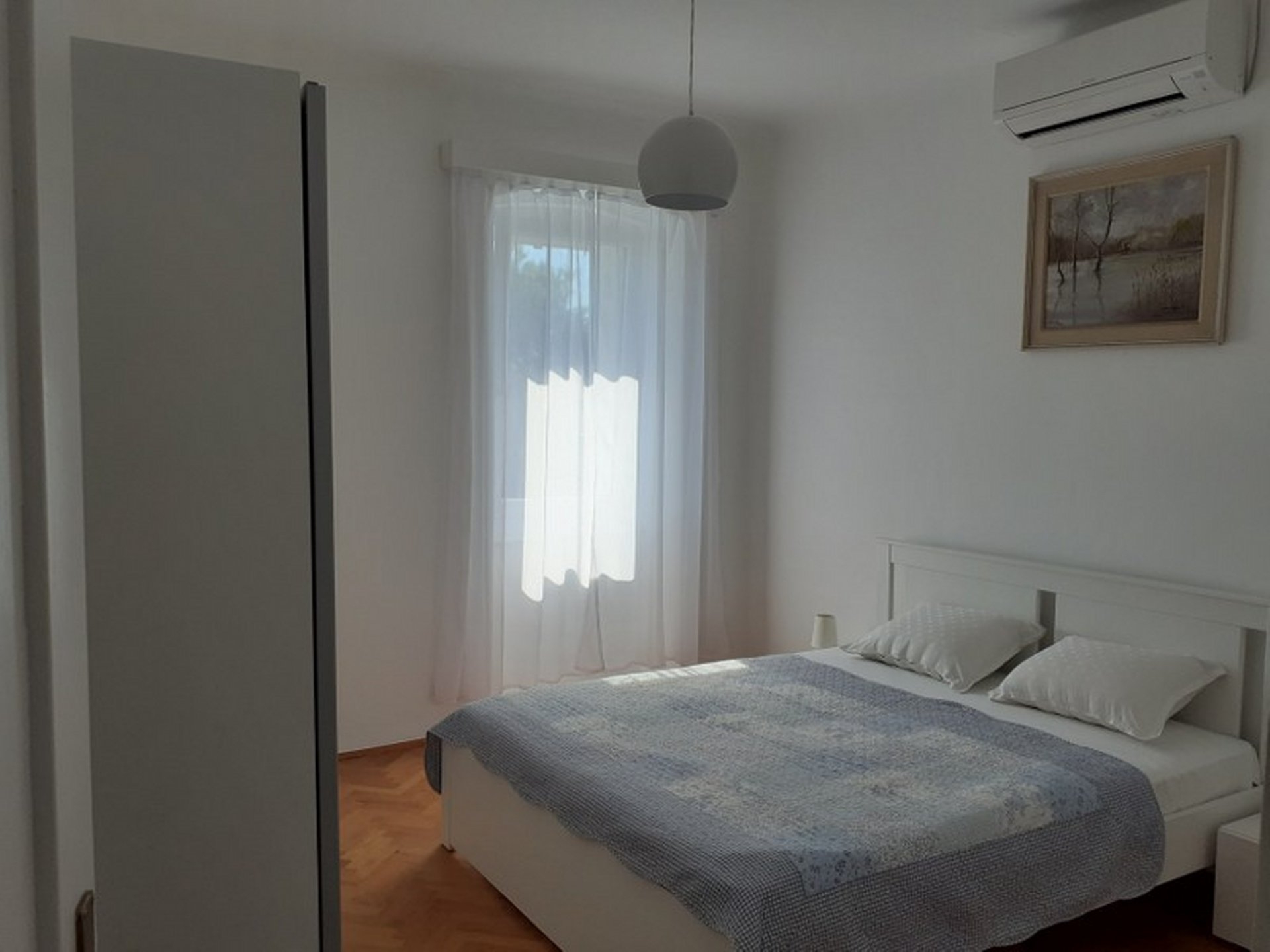 Two bedroom apartment with terrace and sea view Malinska, Krk  A-a