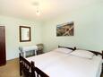 Prigradica, Bedroom in the apartment, (pet friendly) and WiFi.