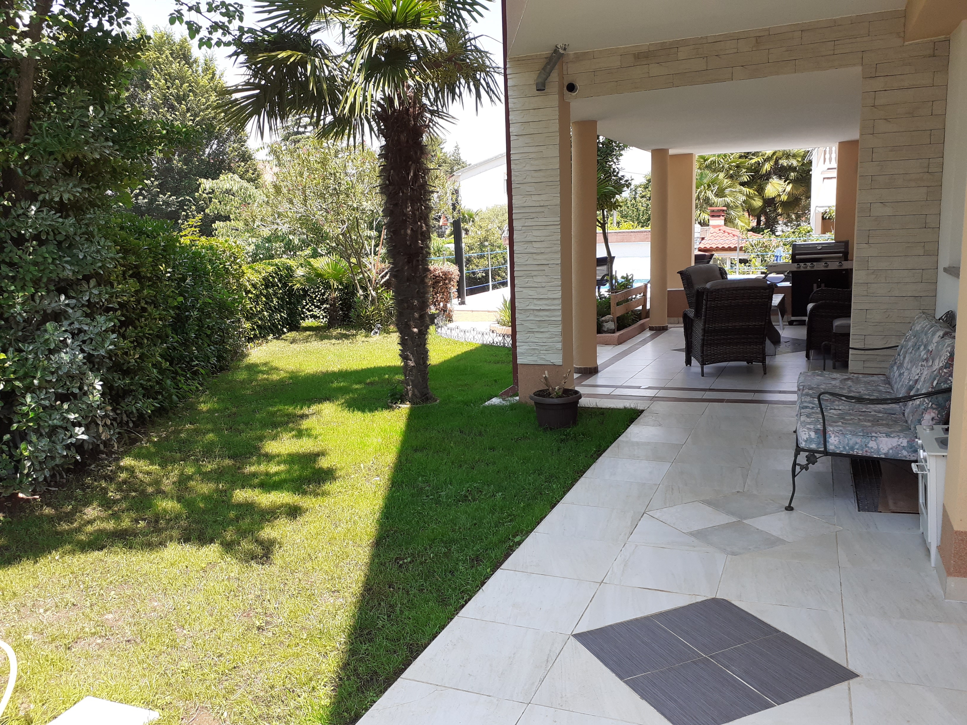 Three bedroom apartment with terrace Malinska, Krk  A-a