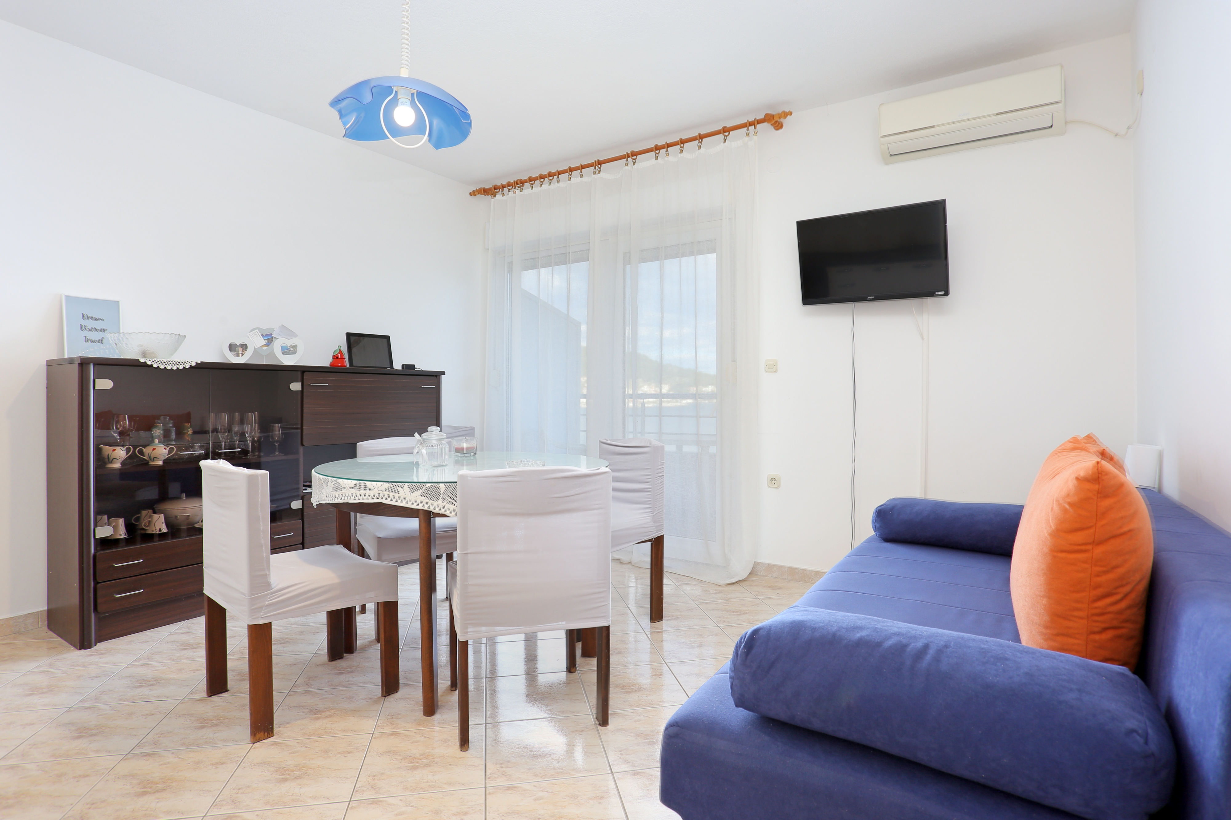 Two bedroom apartment near beach Poljica, Trogir (A-19316-a) Two bedroom apartment near beach Poljica, Trogir (A-19316-a)