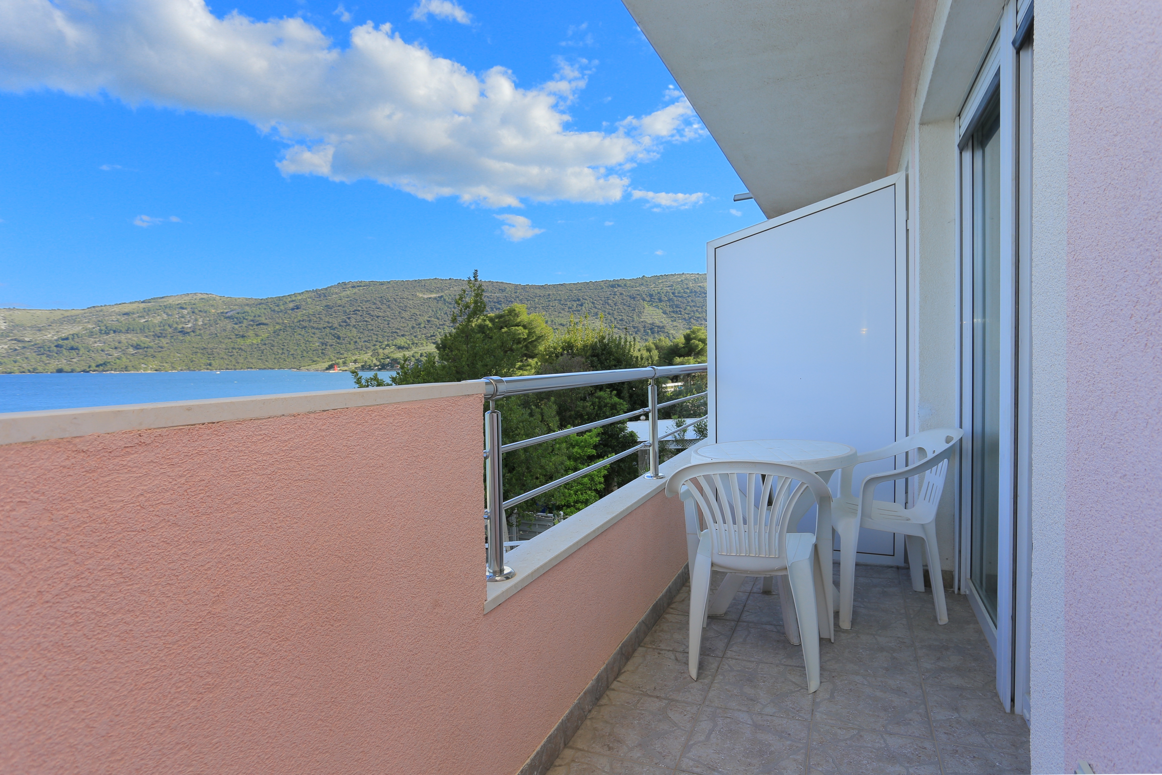 One bedroom apartment near beach Poljica, Trogir  A-b