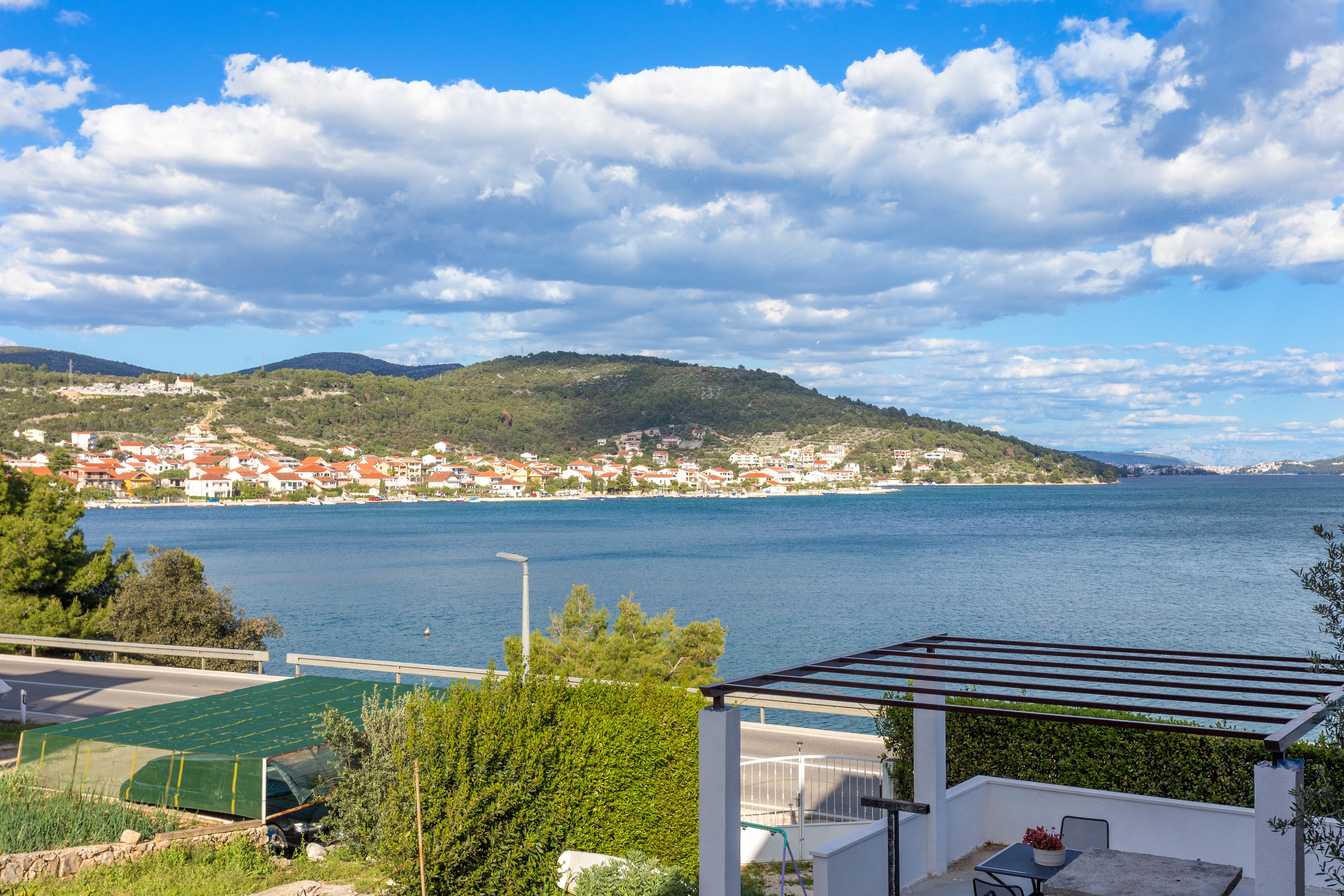 One bedroom apartment near beach Poljica, Trogir  A-b