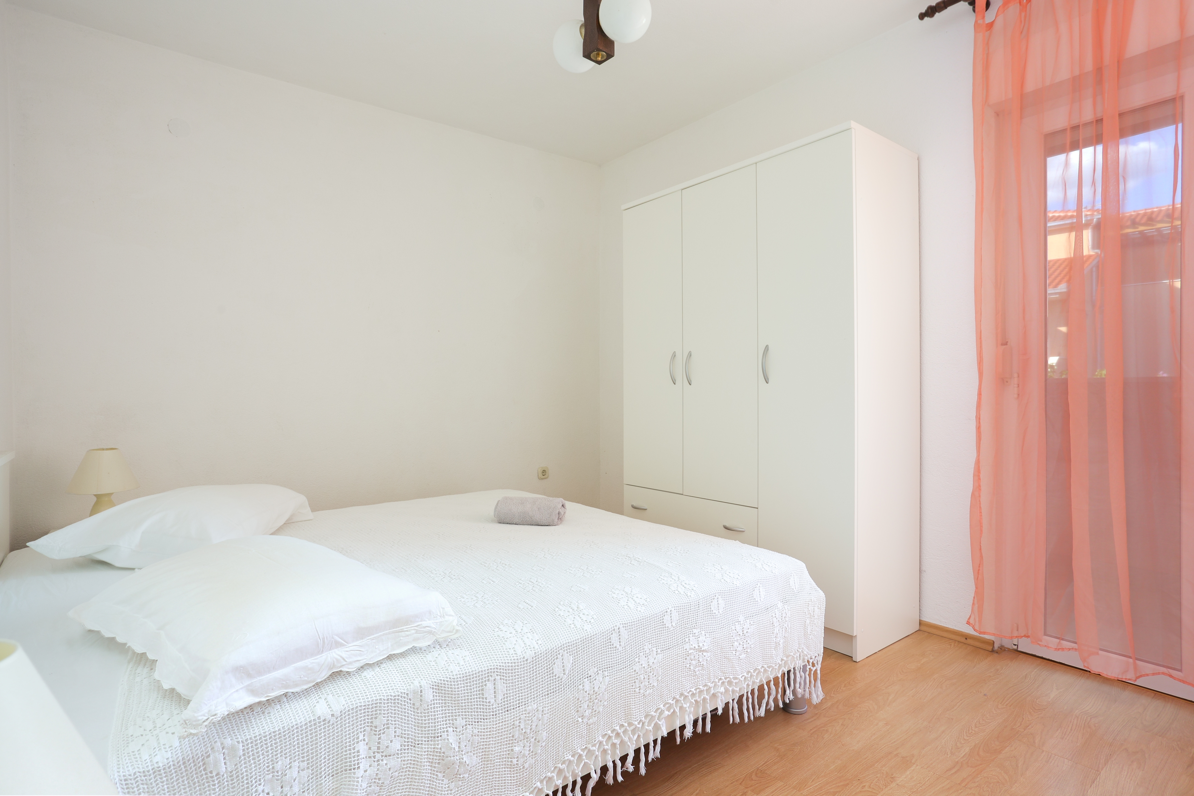 One bedroom apartment near beach Poljica, Trogir  A-b