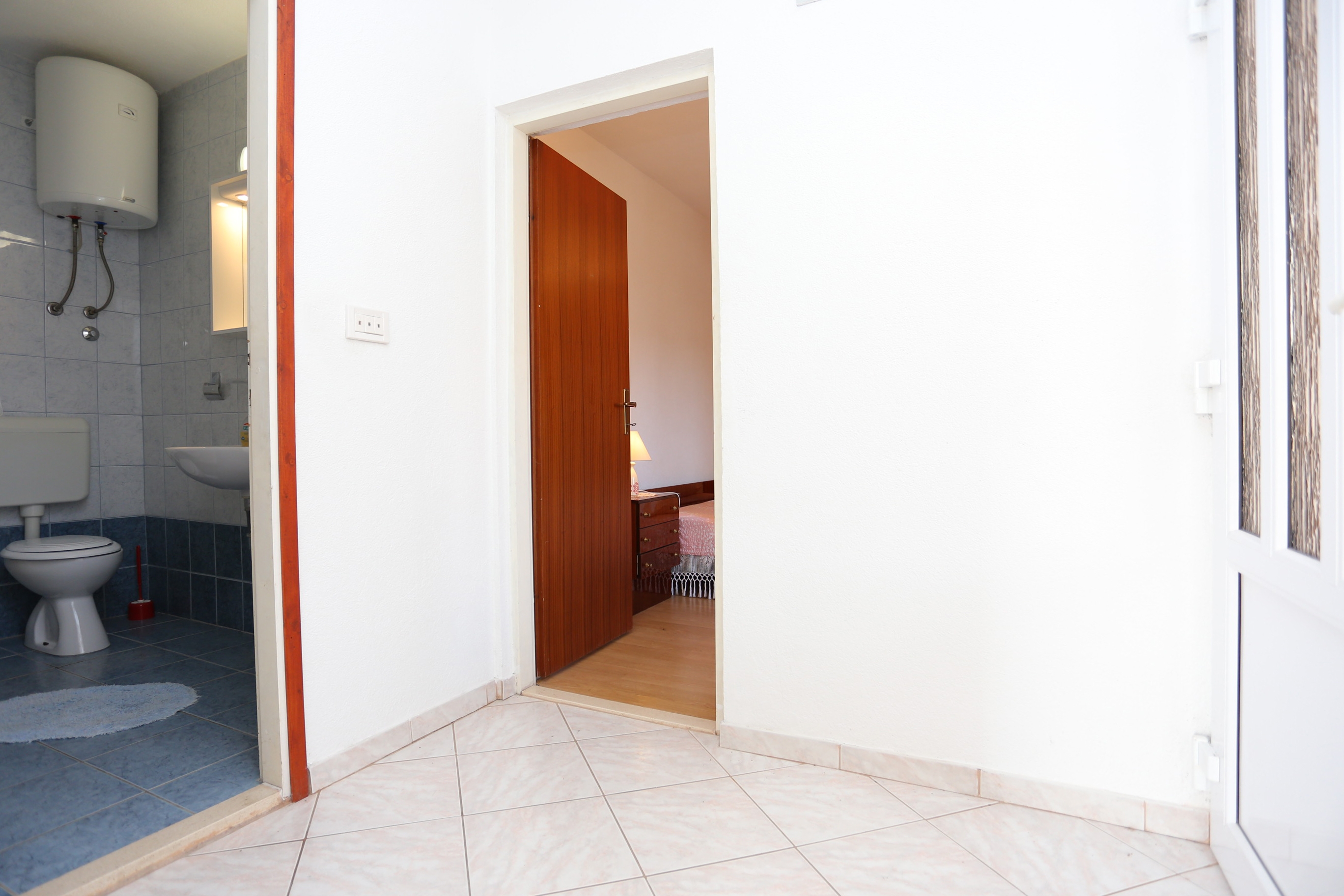 One bedroom apartment near beach Poljica, Trogir  A-b