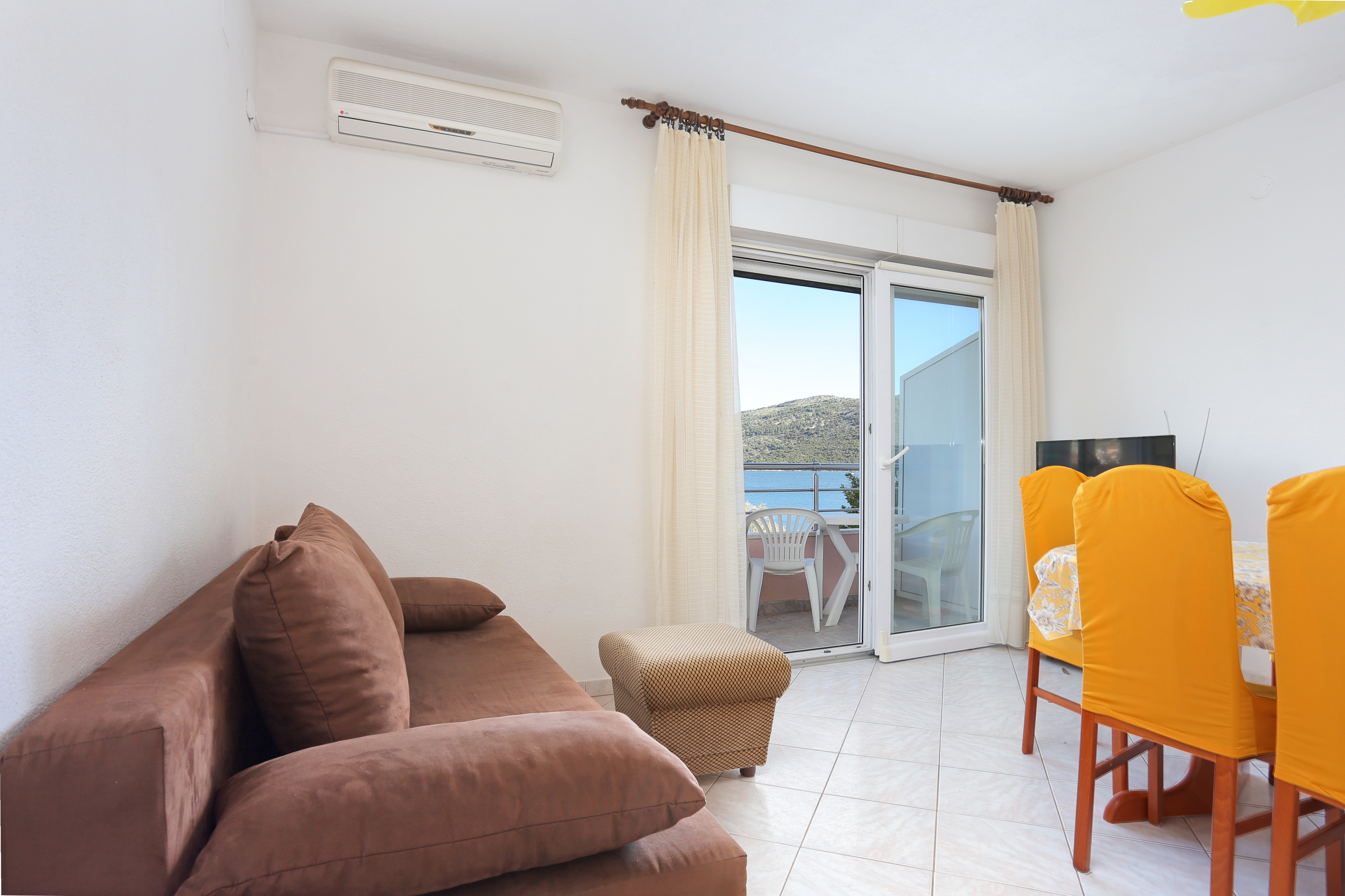 One bedroom apartment near beach Poljica (Trogir) (A-19316-b) One bedroom apartment near beach Poljica (Trogir) (A-19316-b)