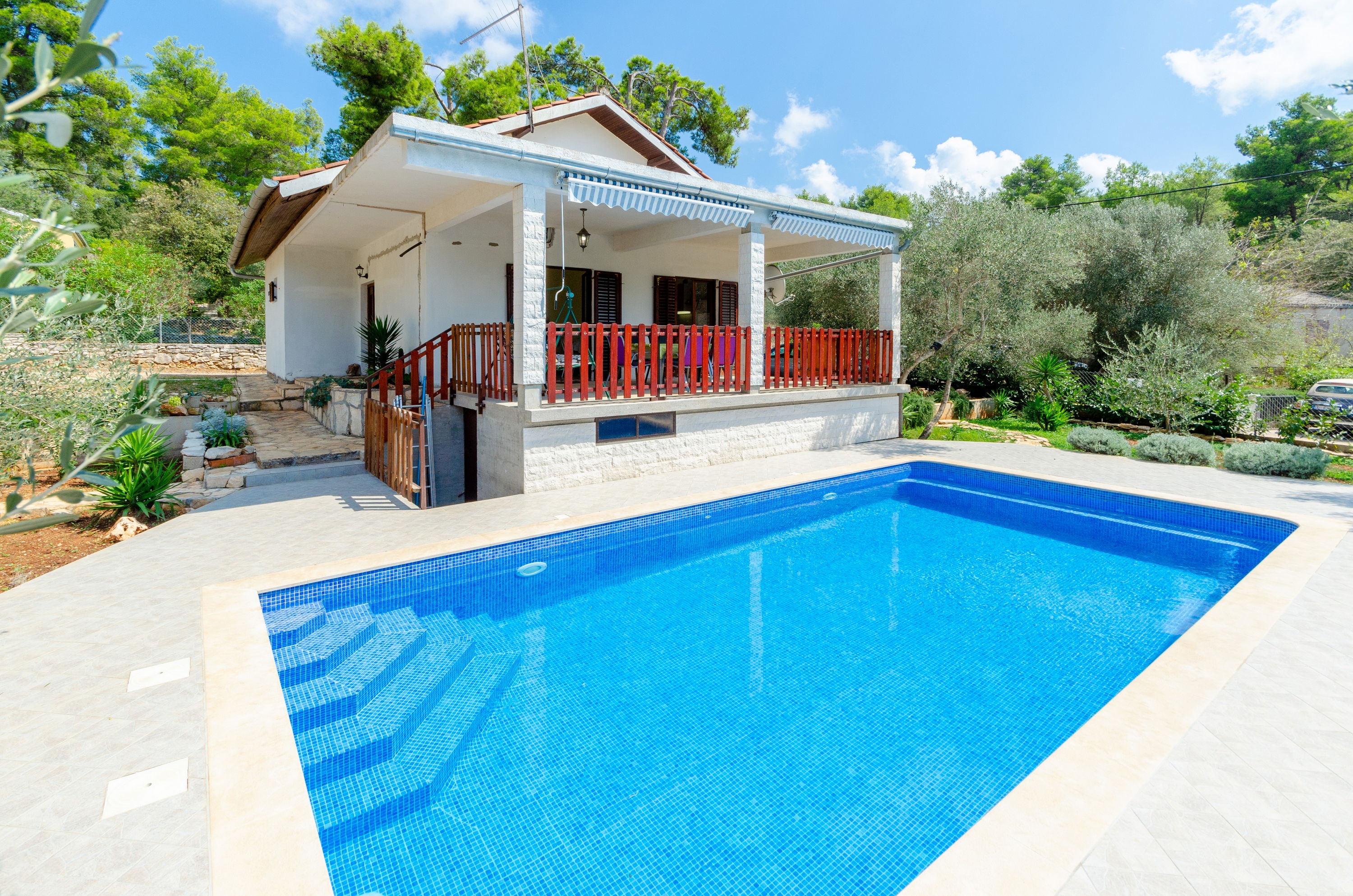 Dvosobna kuća s terasom i pogledom na more Uvala Gradina, Korčula  K