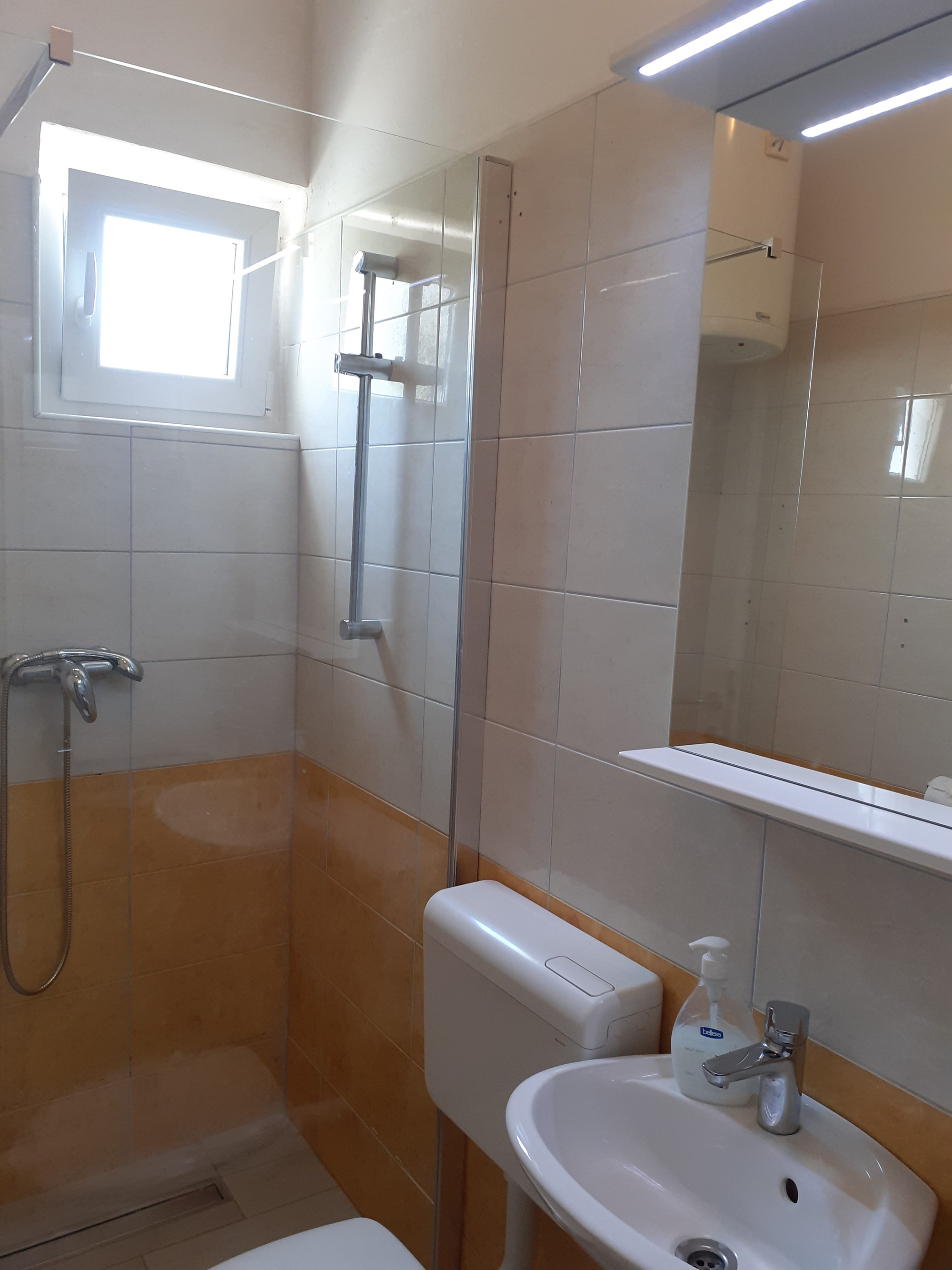 Three bedroom apartment with terrace and sea view Brist, Makarska  A-a