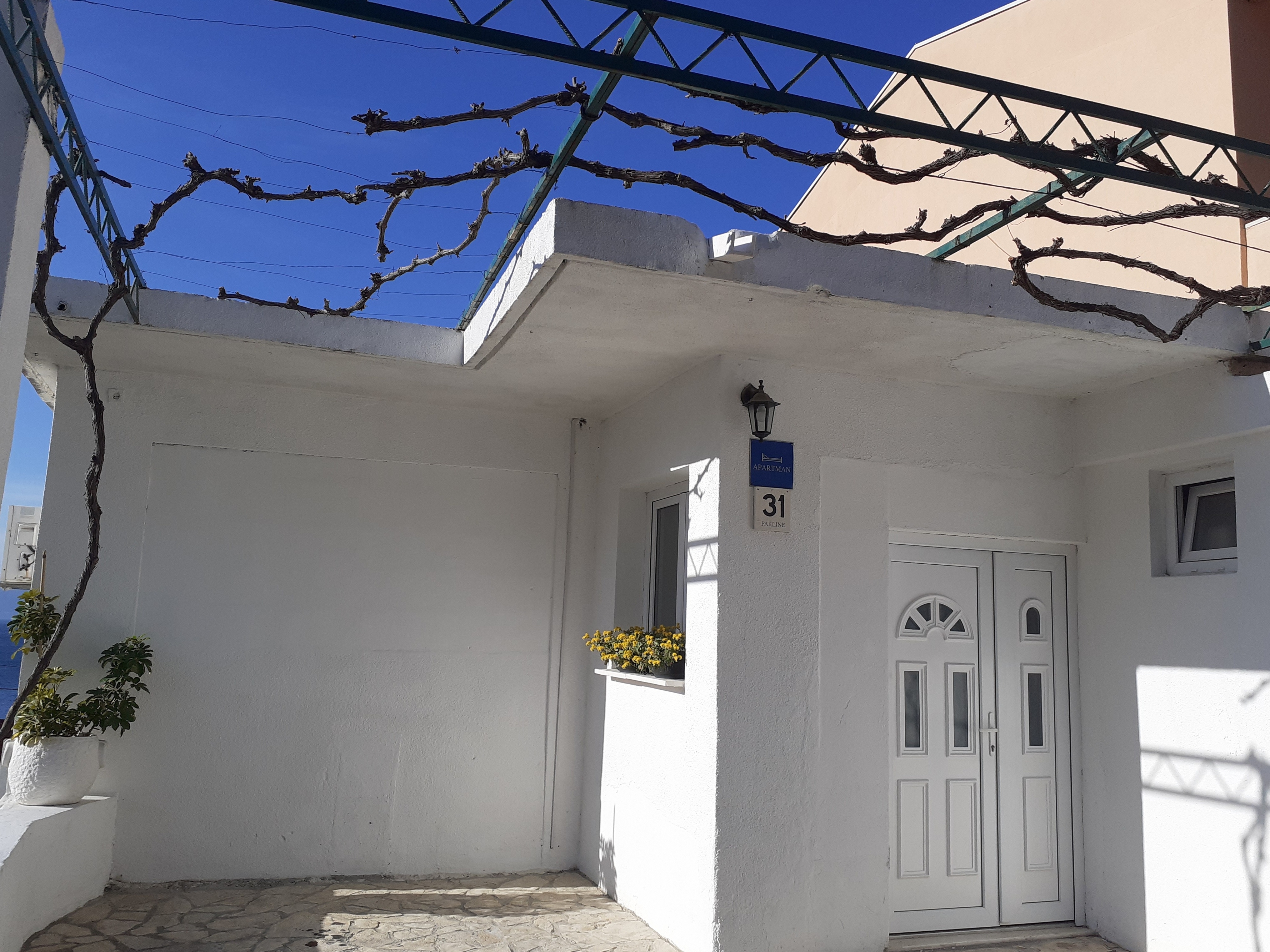 Three bedroom apartment with terrace and sea view Brist, Makarska (A-19330-a)