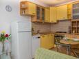 Dramalj, Kitchen in the studio-apartment, WiFi.