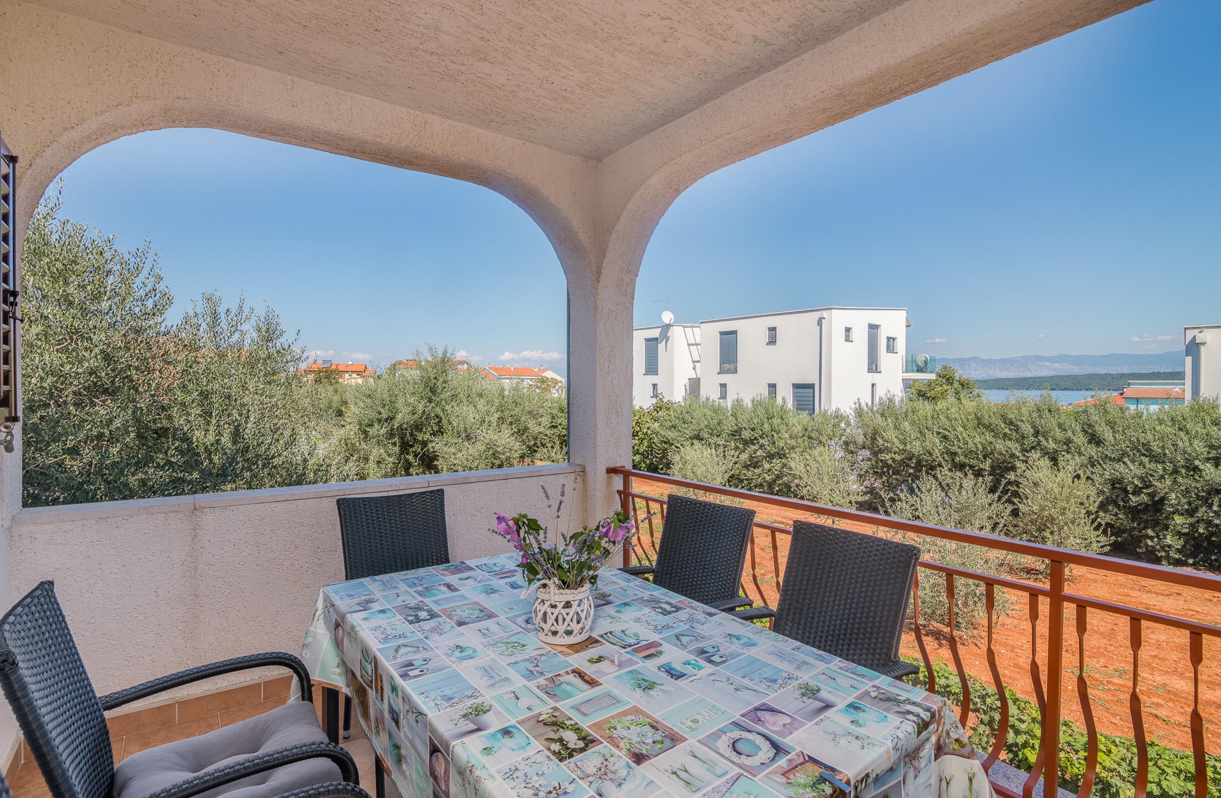 Two bedroom apartment with terrace and sea view Porat, Krk  A-a