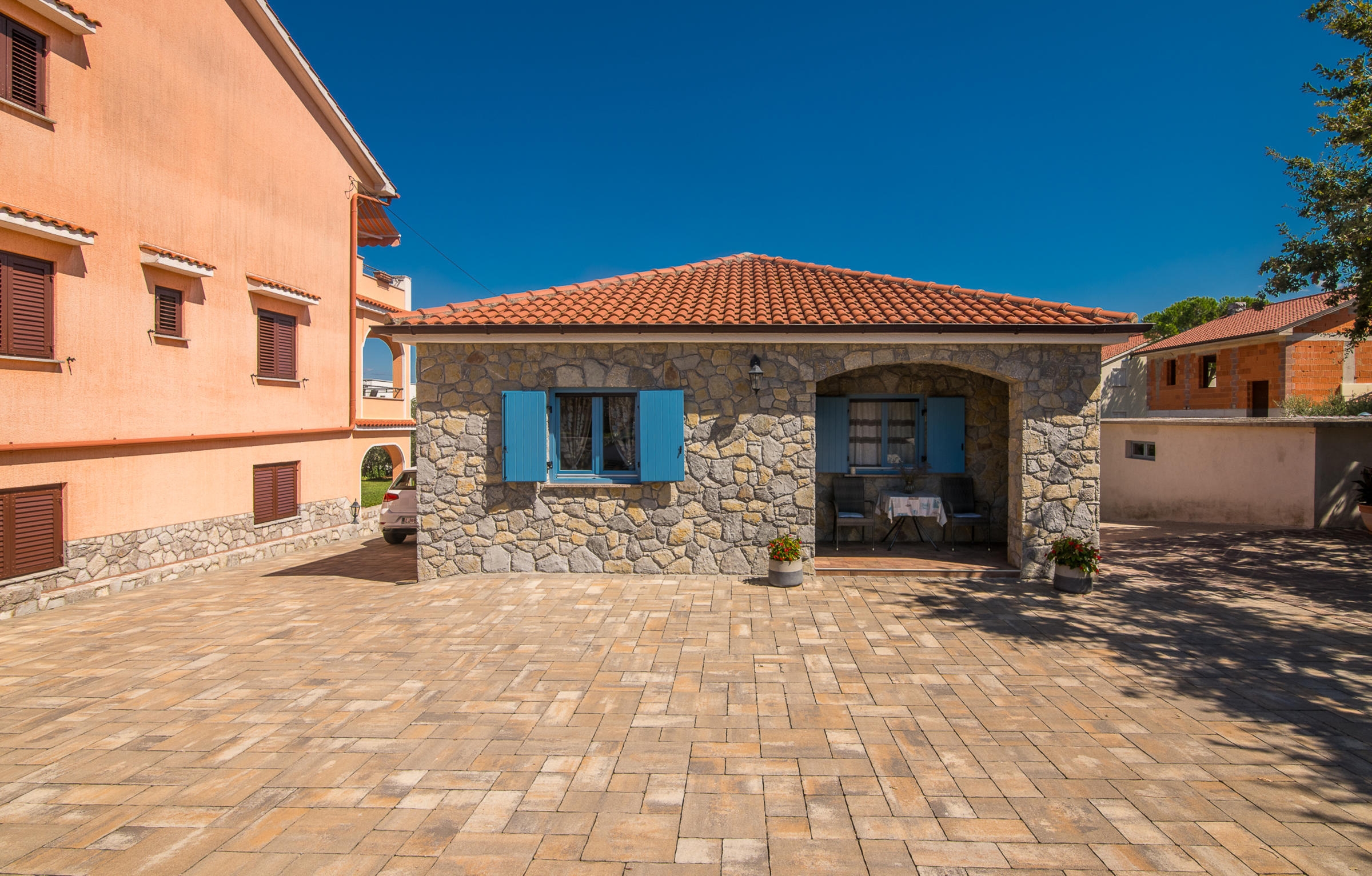 Two bedroom apartment with terrace Porat, Krk  A-b