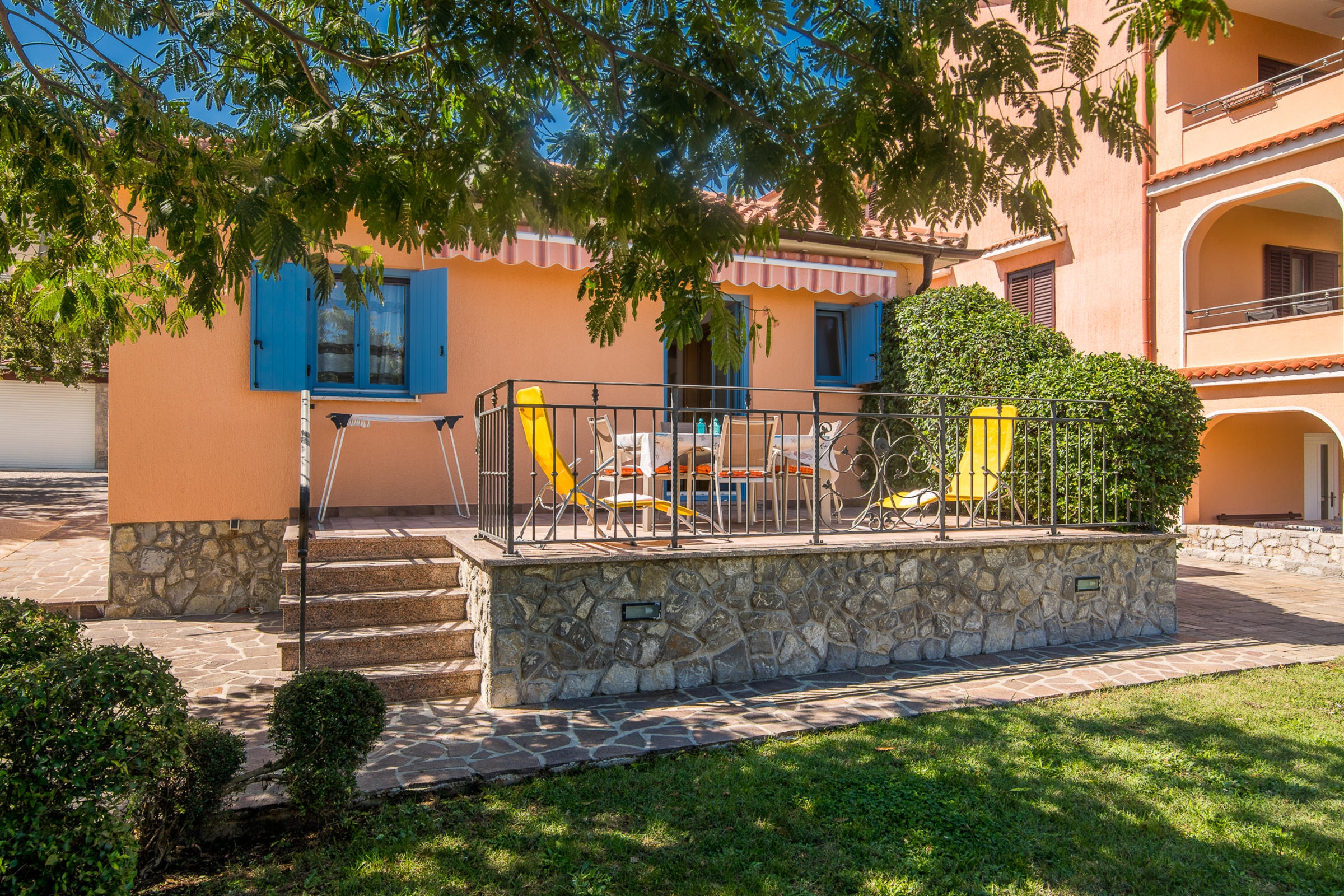 Two bedroom apartment with terrace Porat, Krk  A-b