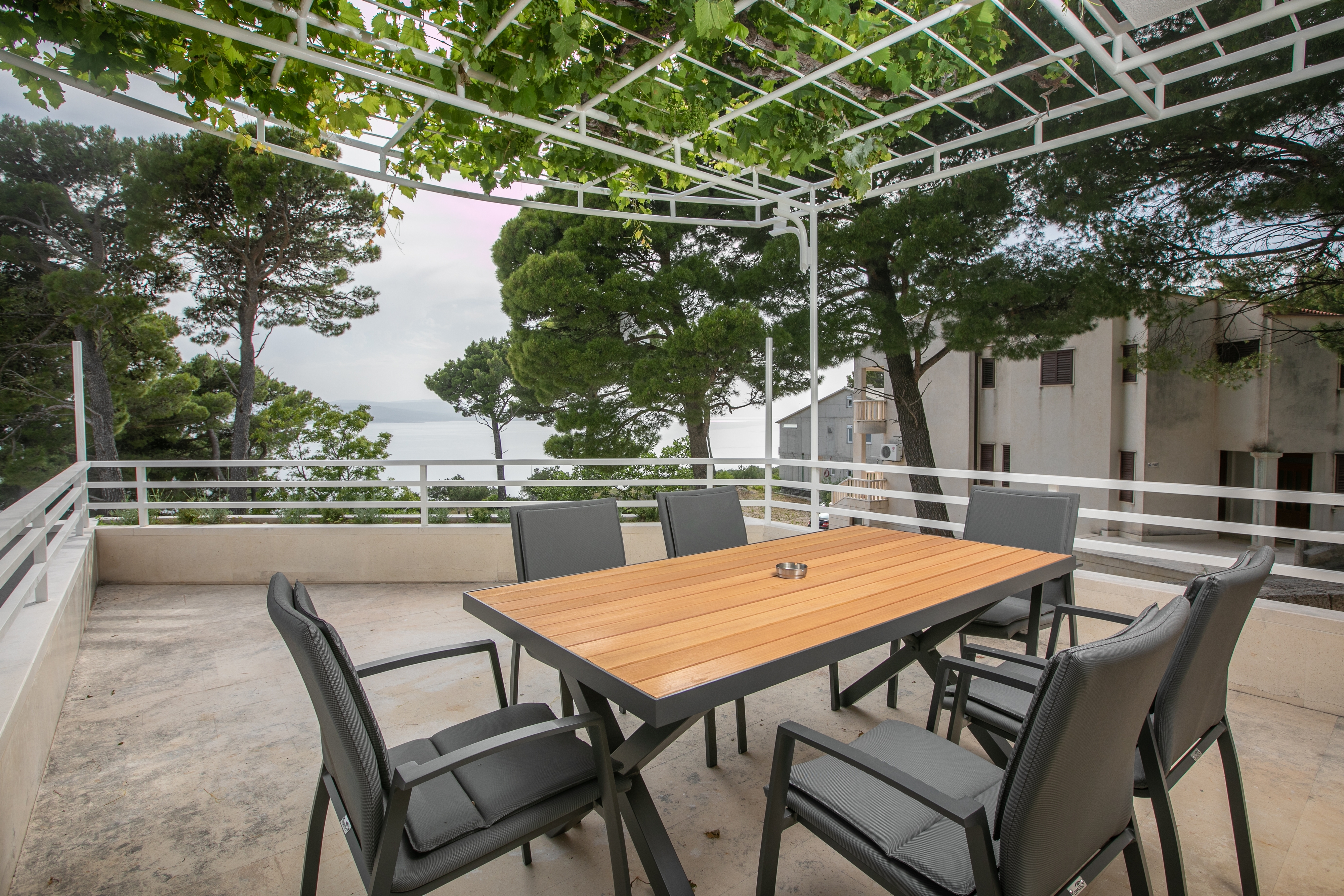 Two bedroom apartment with terrace and sea view Brela, Makarska  A-a