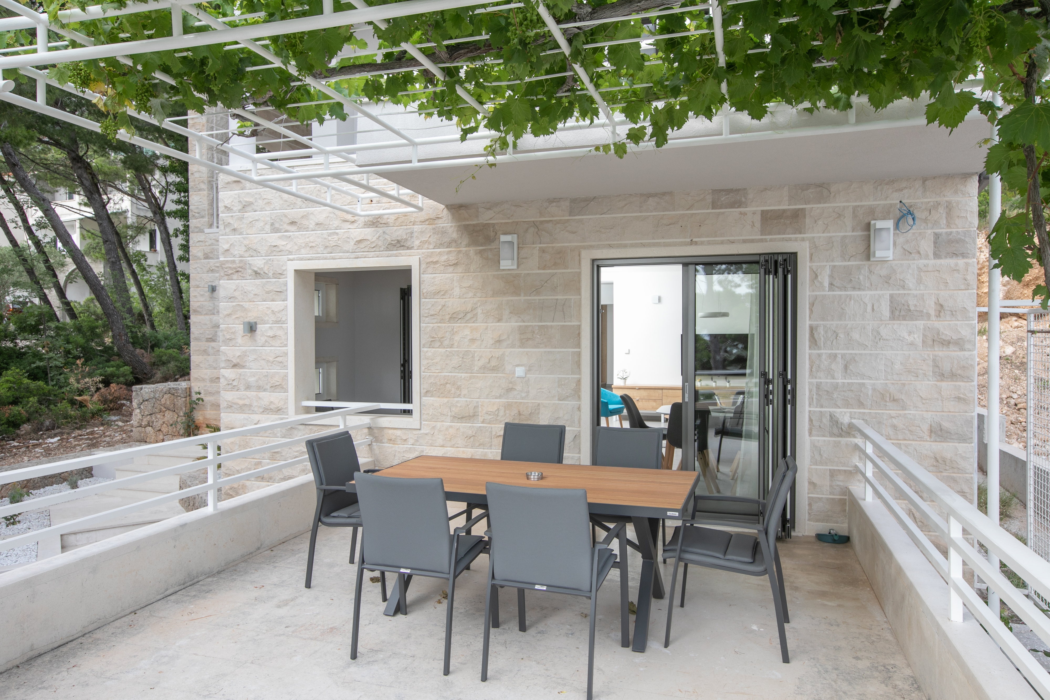 Two bedroom apartment with terrace and sea view Brela, Makarska  A-a