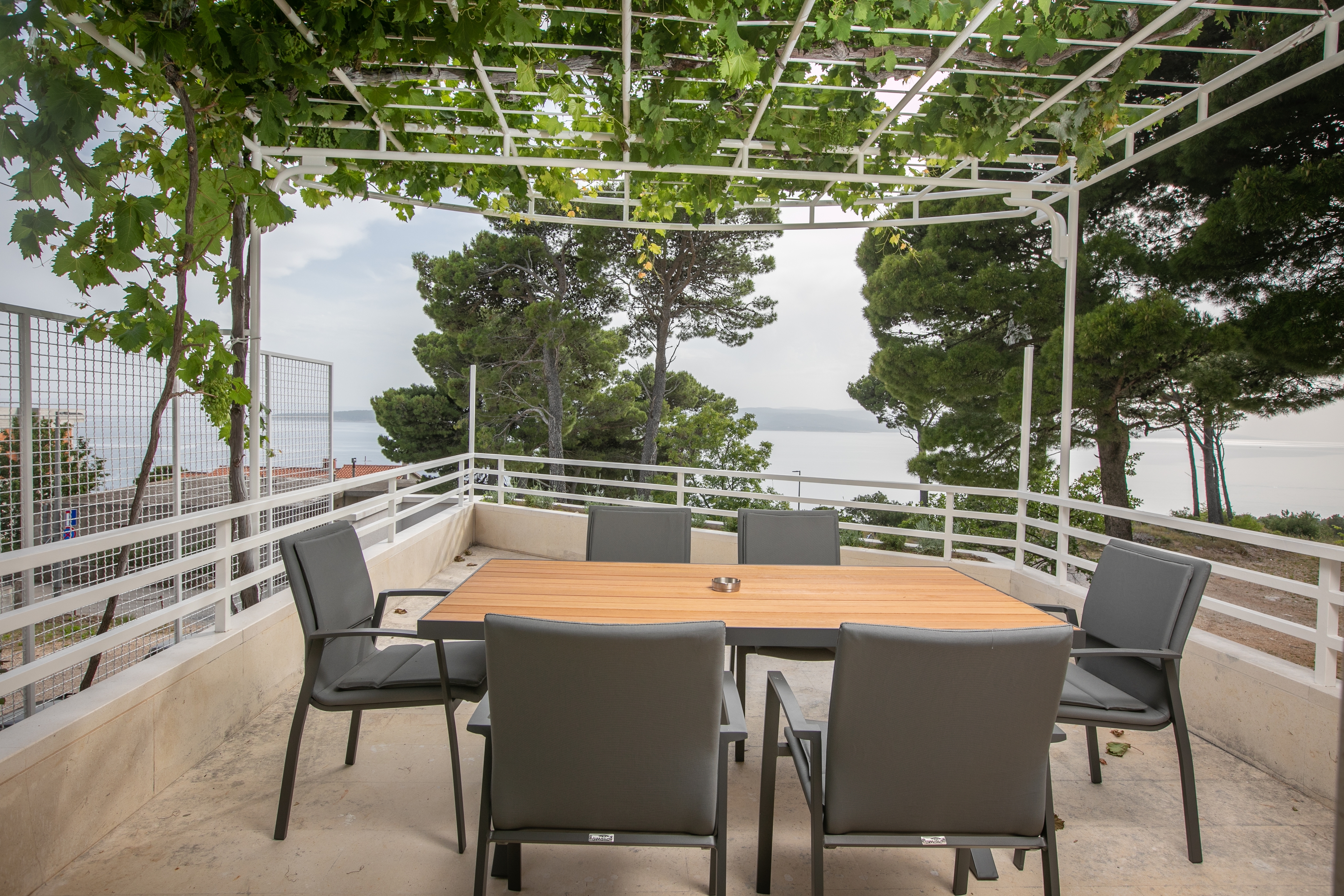 Two bedroom apartment with terrace and sea view Brela, Makarska  A-a