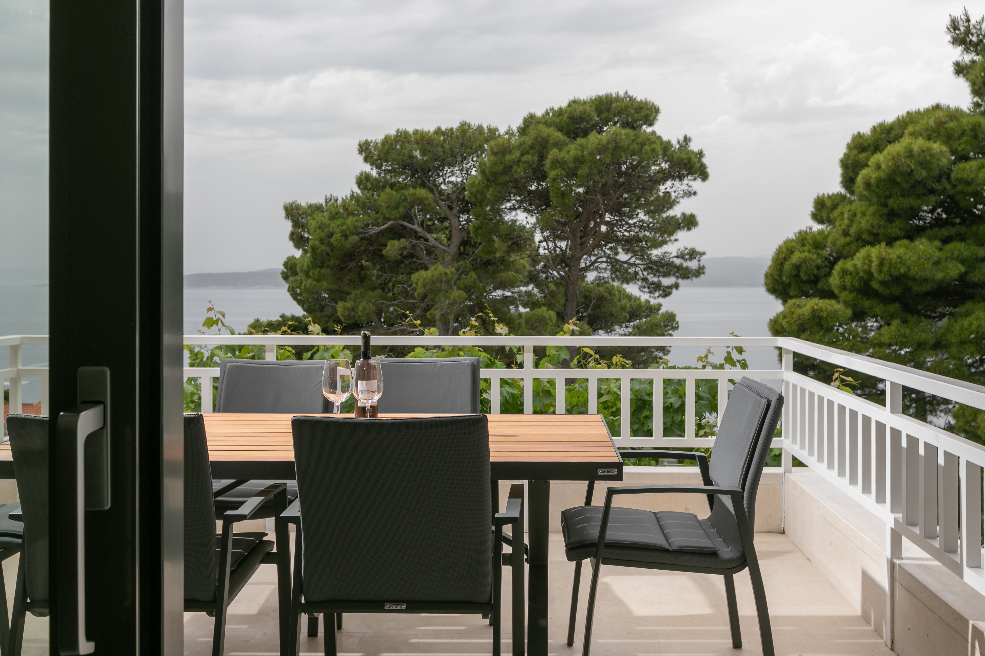 Two bedroom apartment with terrace and sea view Brela, Makarska  A-b
