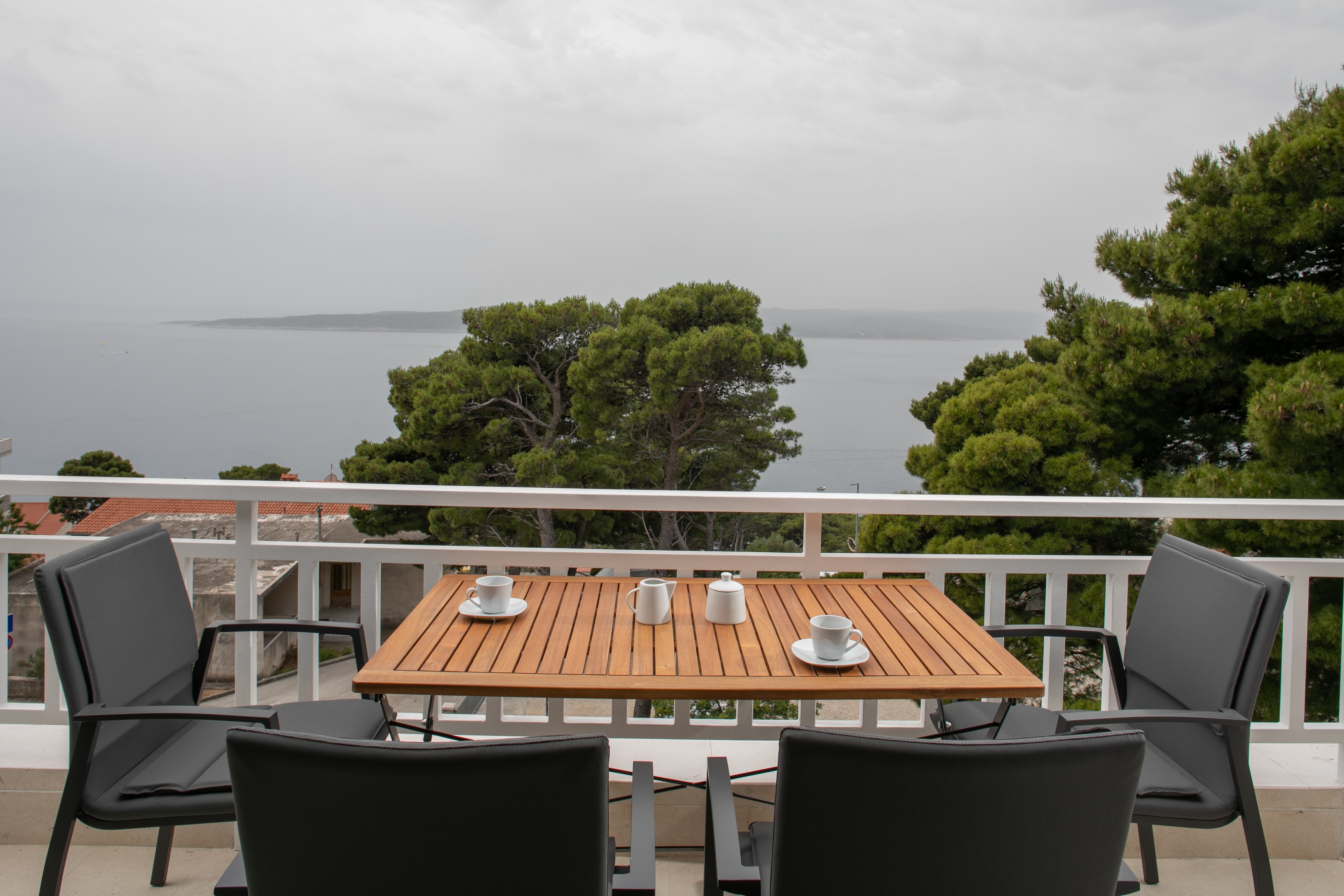 Two bedroom apartment with balcony and sea view Brela, Makarska  A-c