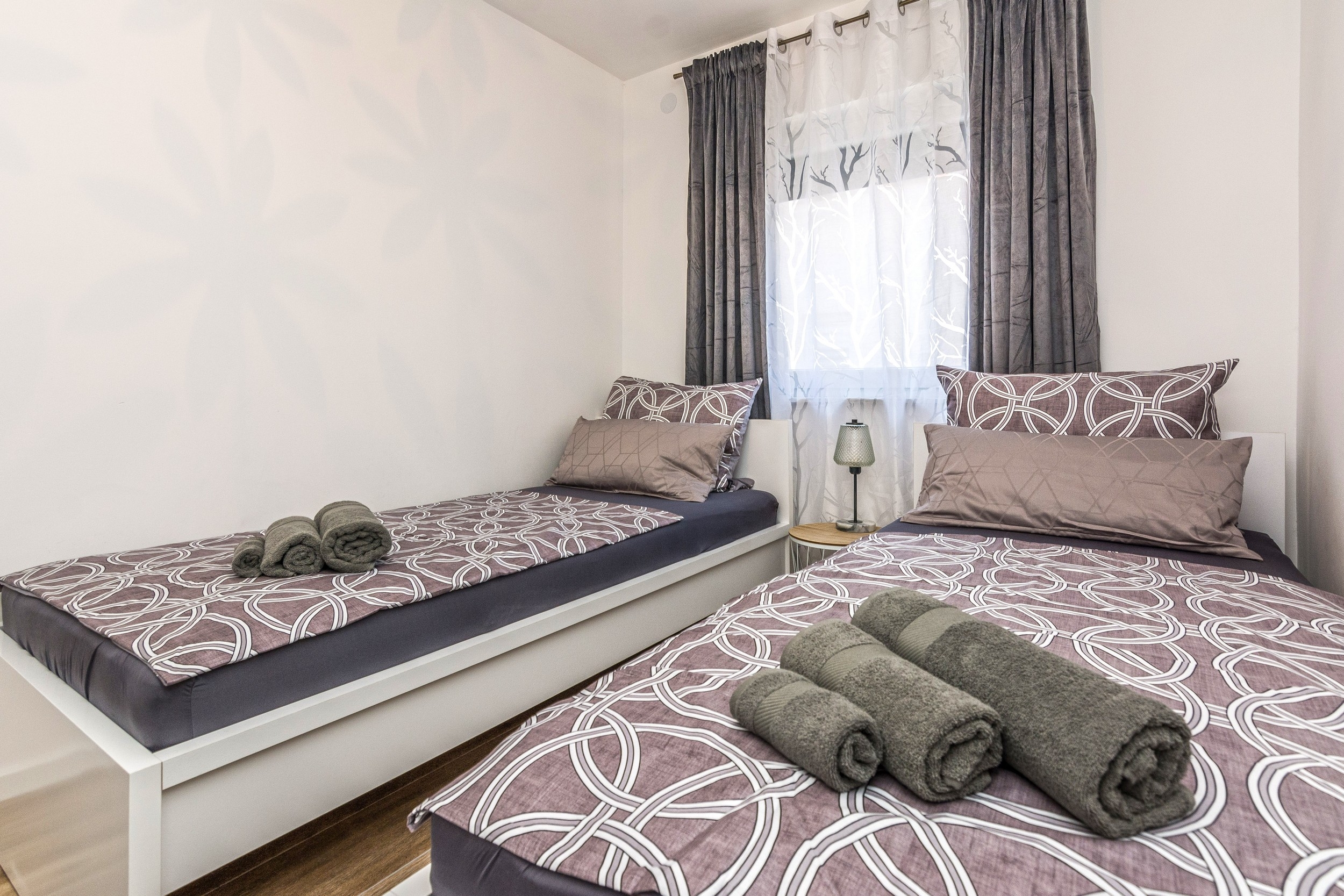 Three bedroom house with terrace Vir  K