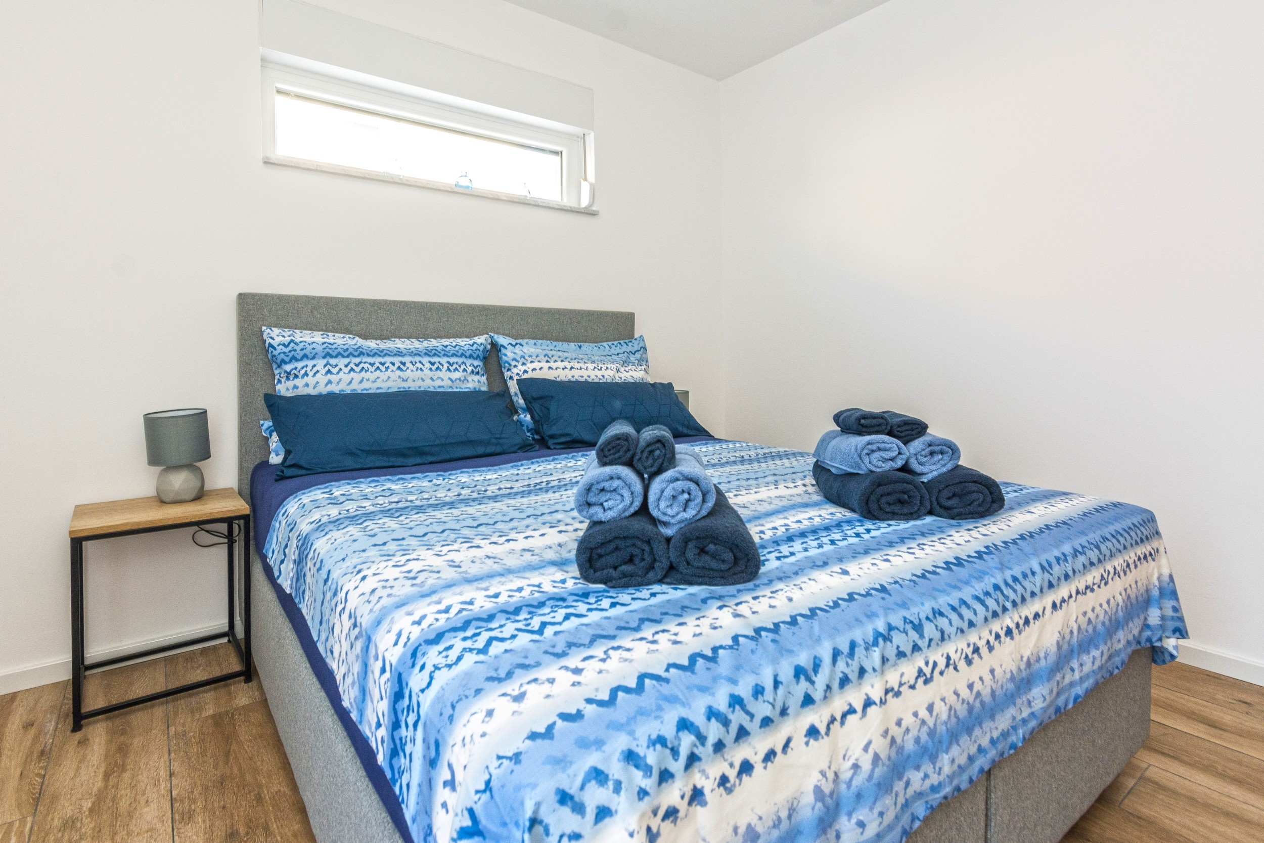 Three bedroom house with terrace Vir  K