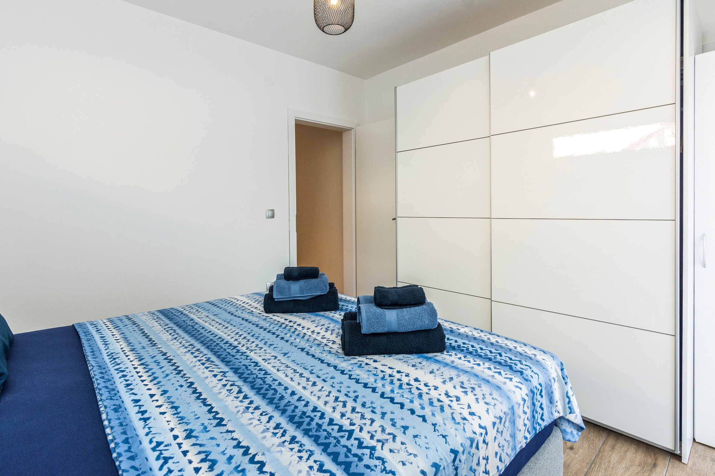 Three bedroom house with terrace Vir  K