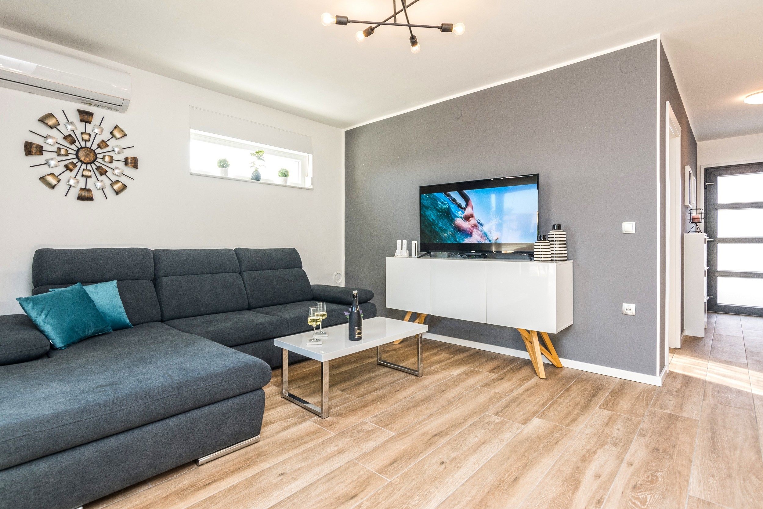 Three bedroom house with terrace Vir (K-19346)