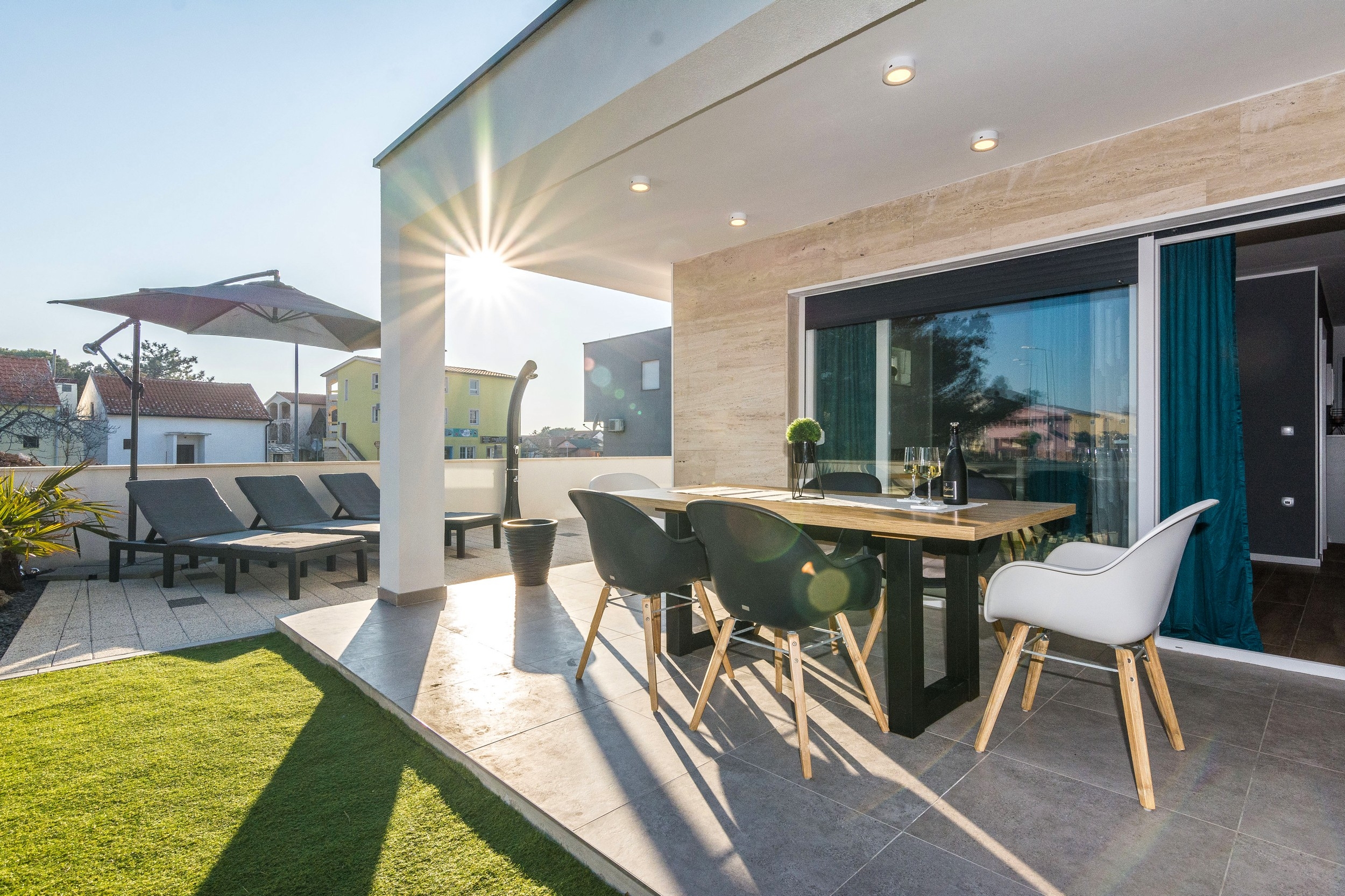 Three bedroom house with terrace Vir  K